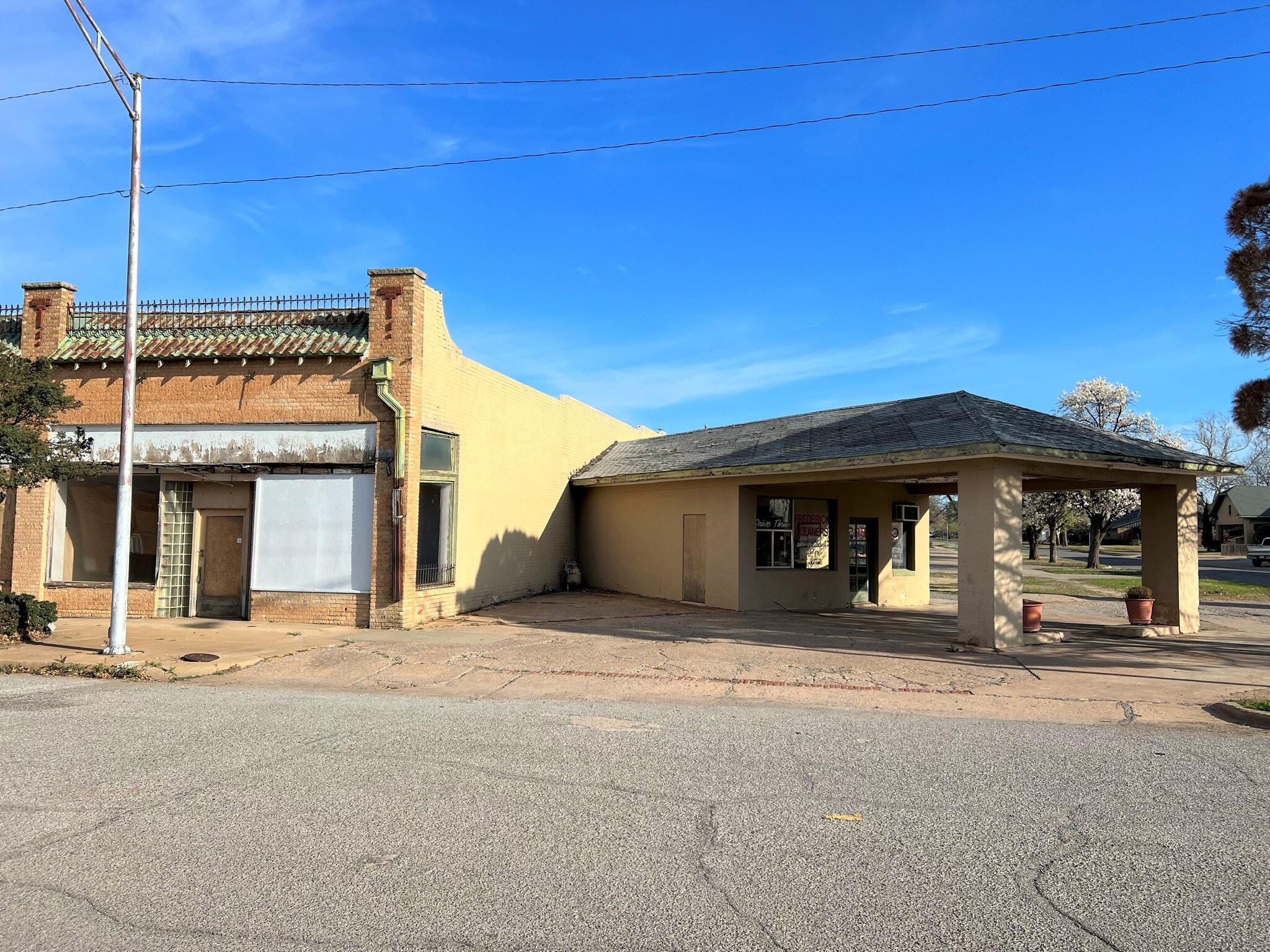 123 E Grand Ave, Frederick, OK for Sale