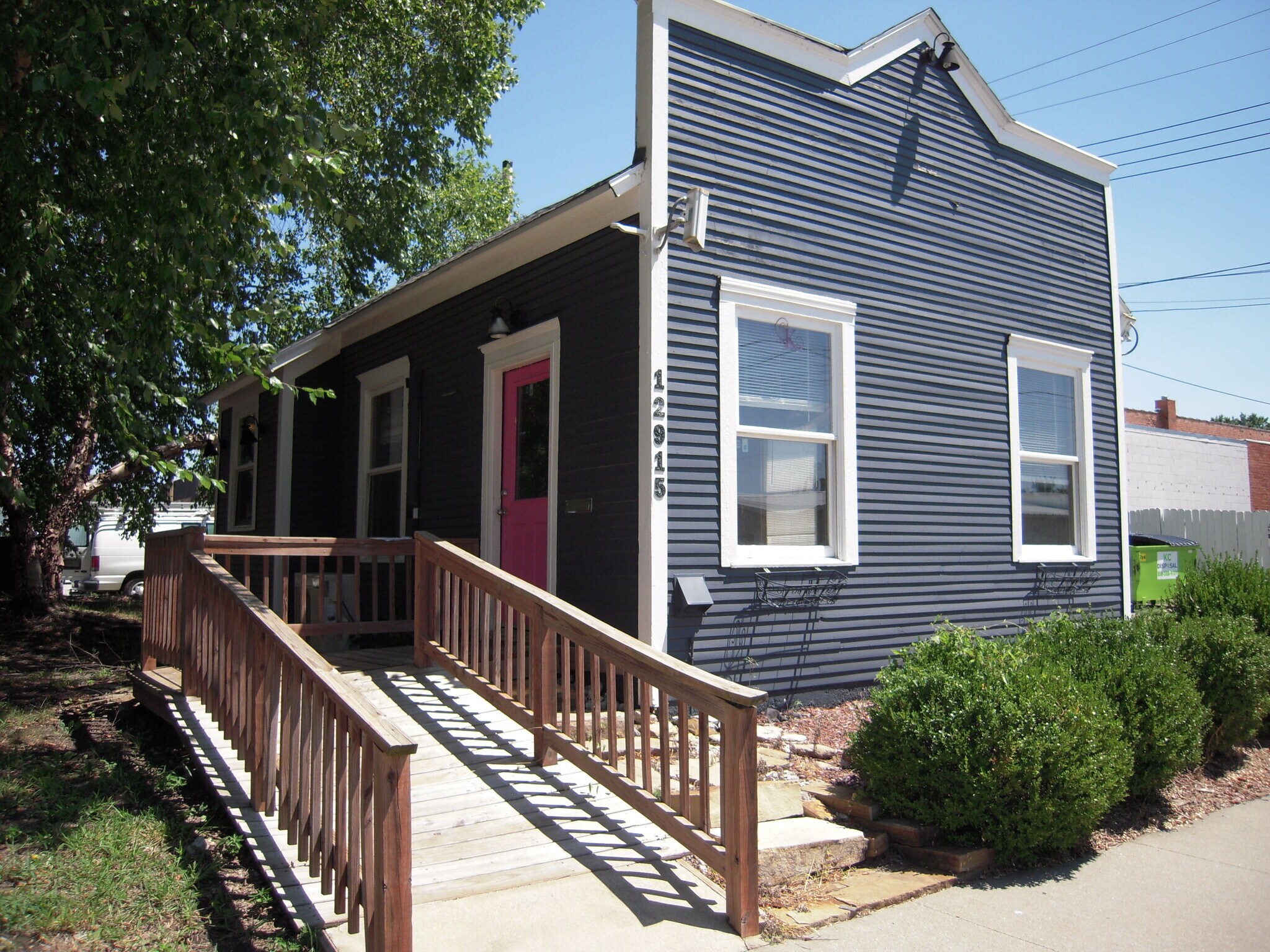 12915 7th St, Grandview, MO for Rent