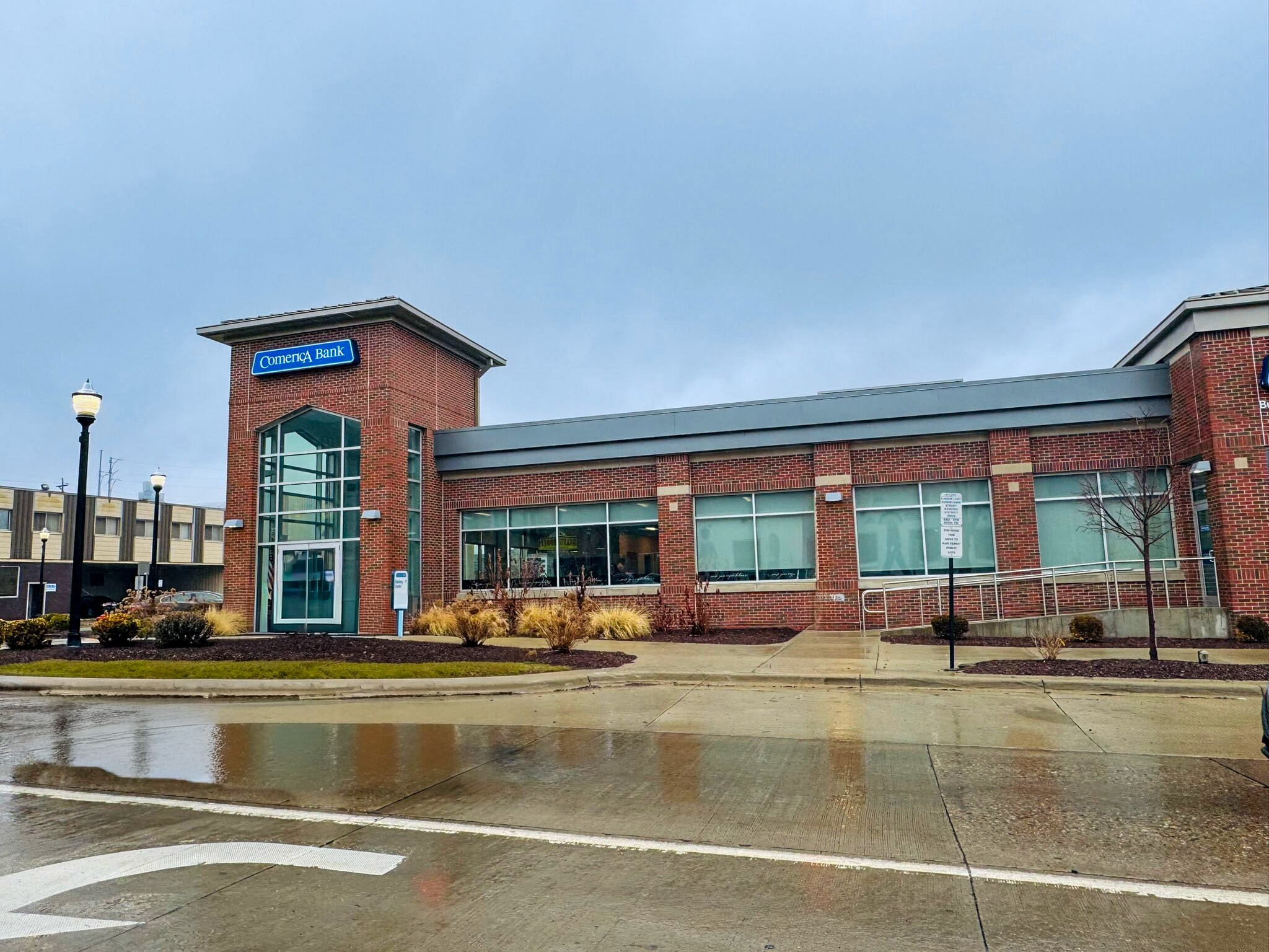 301 N Jackson St, Jackson, MI for Sale