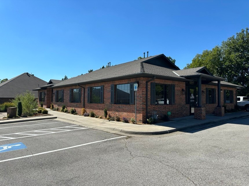 2917 S Bryant Ave Edmond, OK 73013 Office Property for Lease on