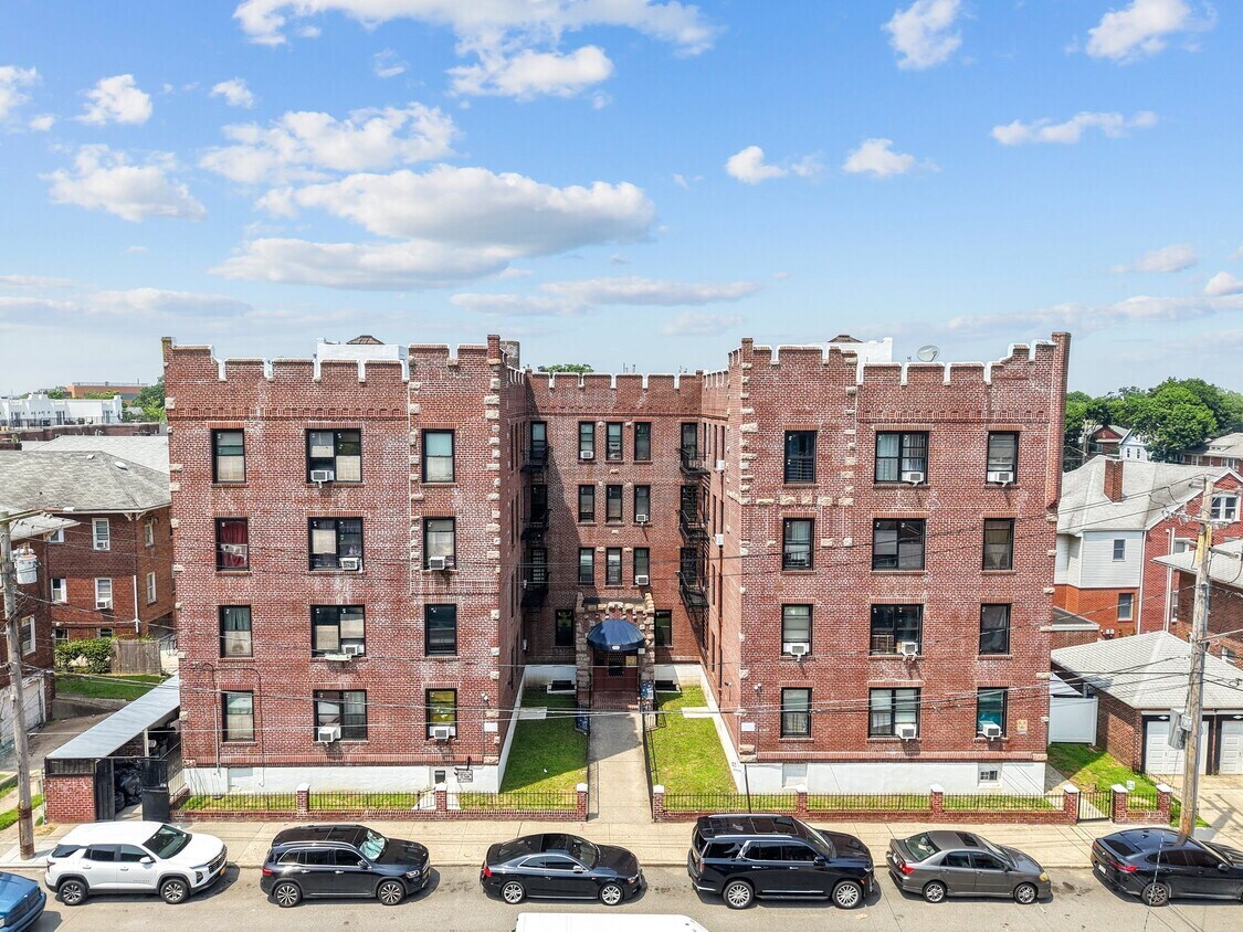 910 Dinsmore Ave, Far Rockaway, NY for Sale