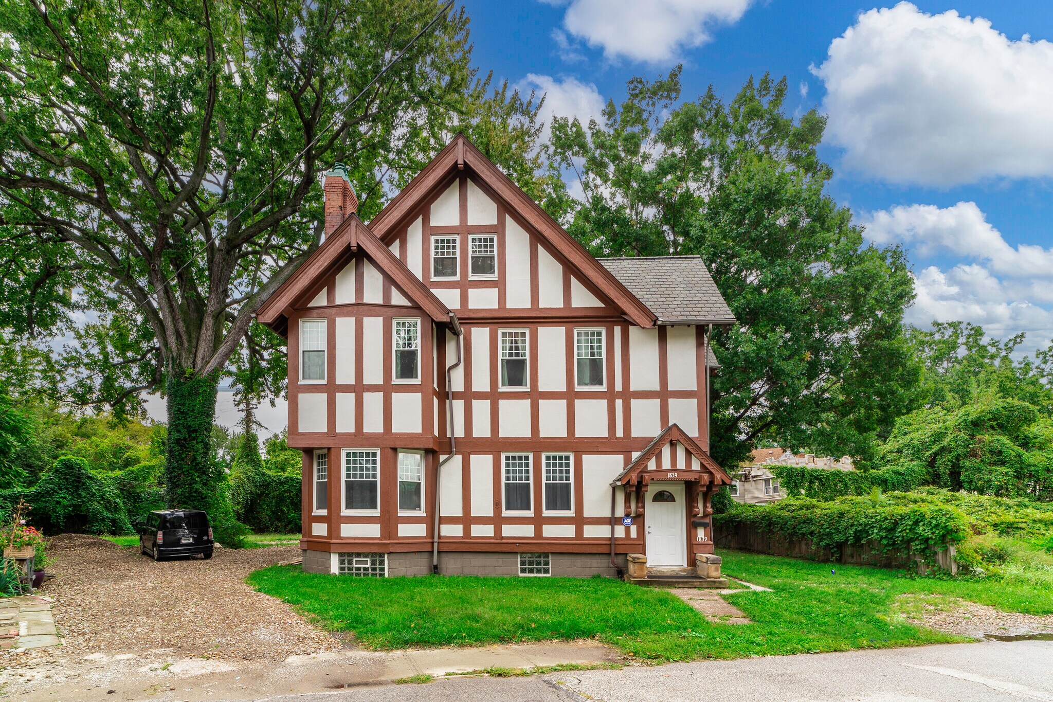 1839 E 85th St Cleveland, OH 44106 MultiFamily Property for Sale on