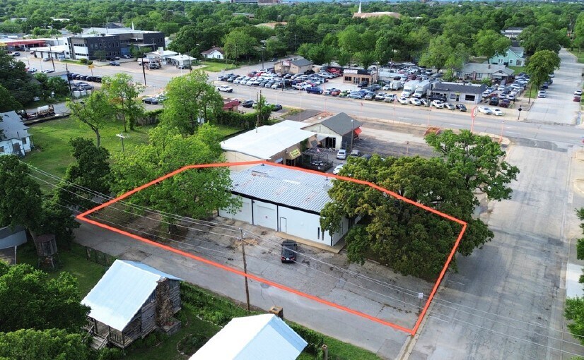 206 Pecan St, Arlington, TX for Rent