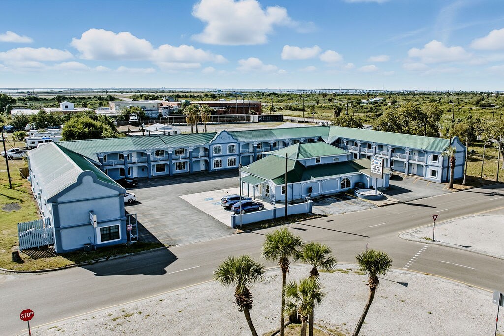 545 N Commercial St, Aransas Pass, TX for Sale