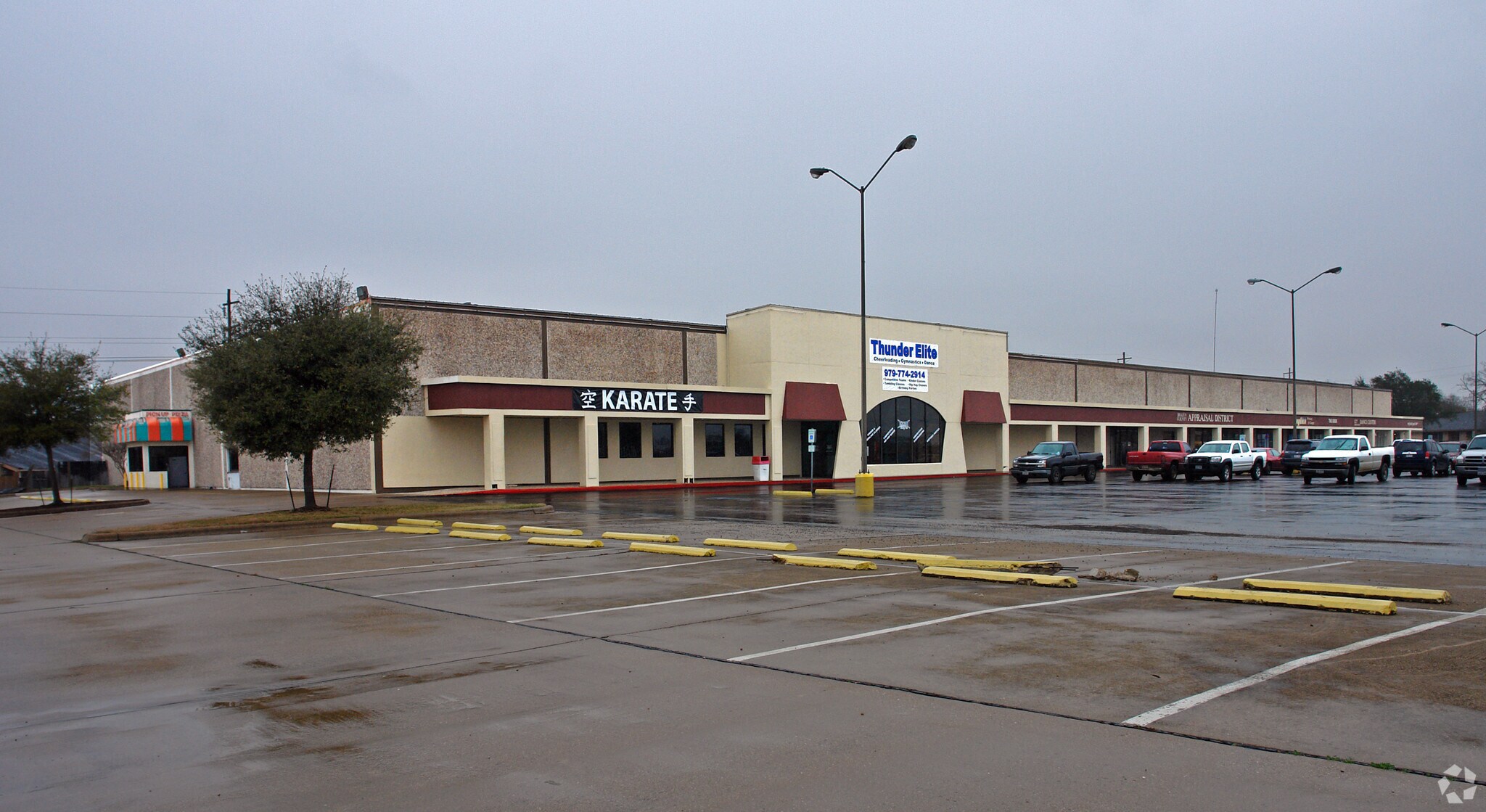 1673 Briarcrest Dr Bryan, TX 77802 Shopping Center Property for Lease