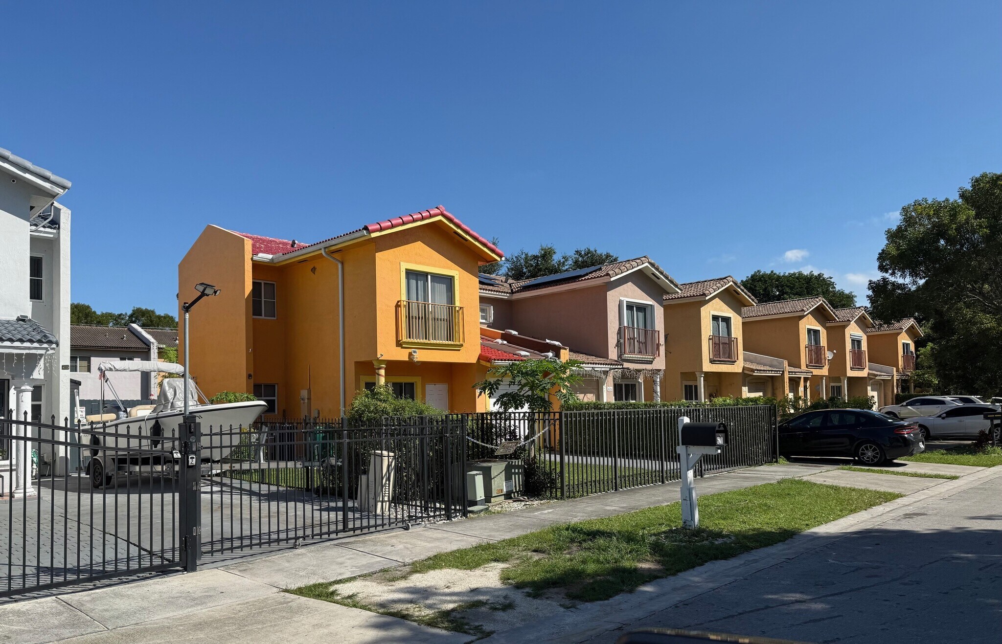 609 SW 10th St, Homestead, FL for Sale