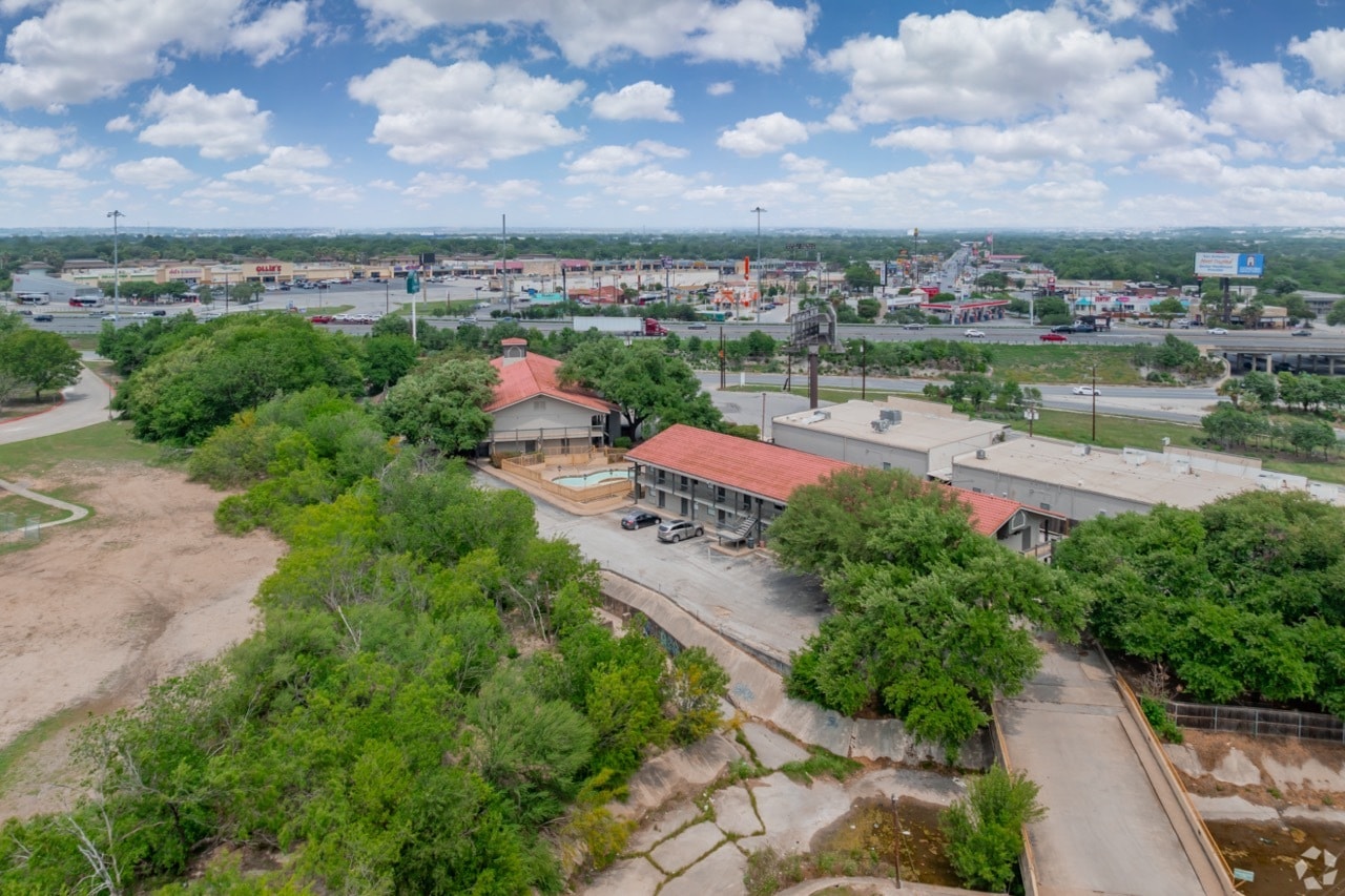 6511 W Military Dr, San Antonio, TX for Sale