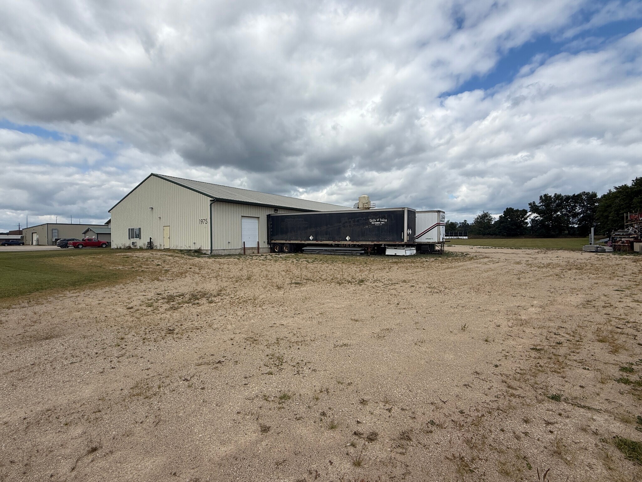1975 Spindt Dr, Waupaca, WI for Sale