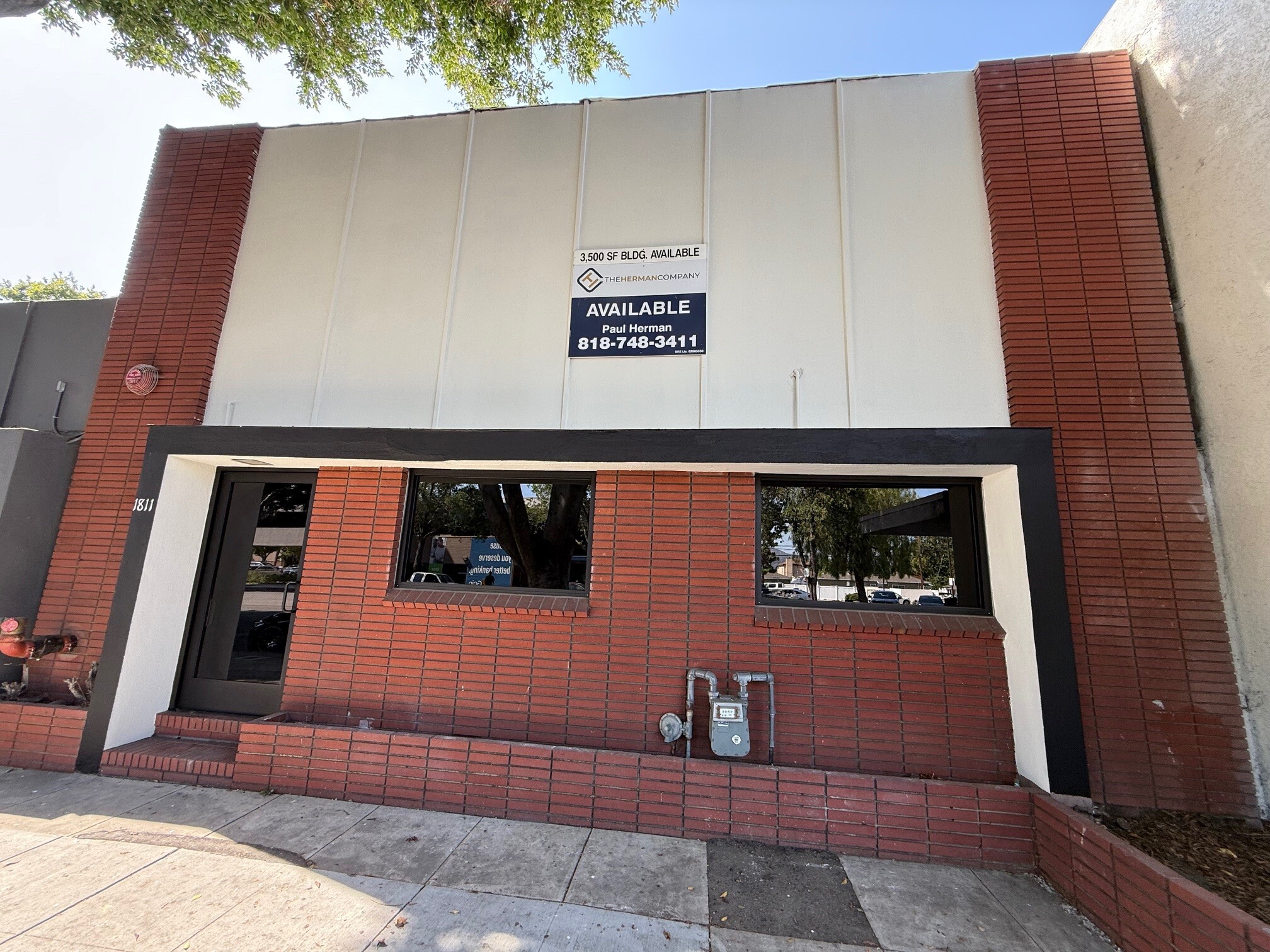 1811 W Magnolia Blvd, Burbank, CA for Rent