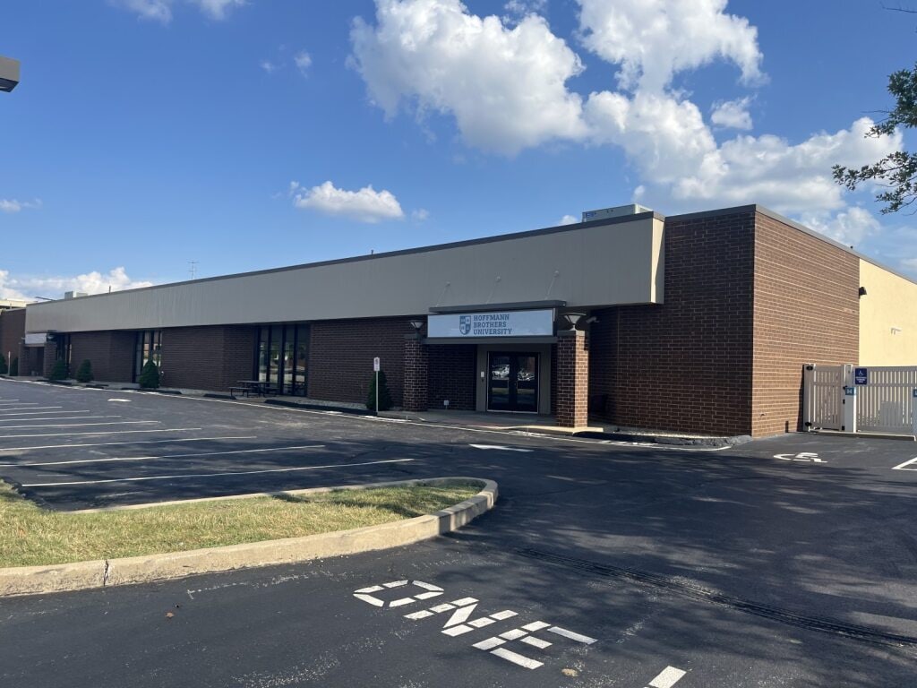 1201 Hanley Industrial Ct, Brentwood, MO for Sale