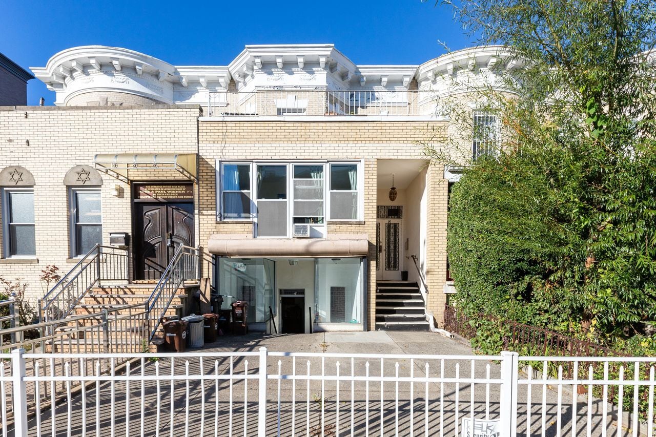 96 W End Ave, Brooklyn, NY for Sale