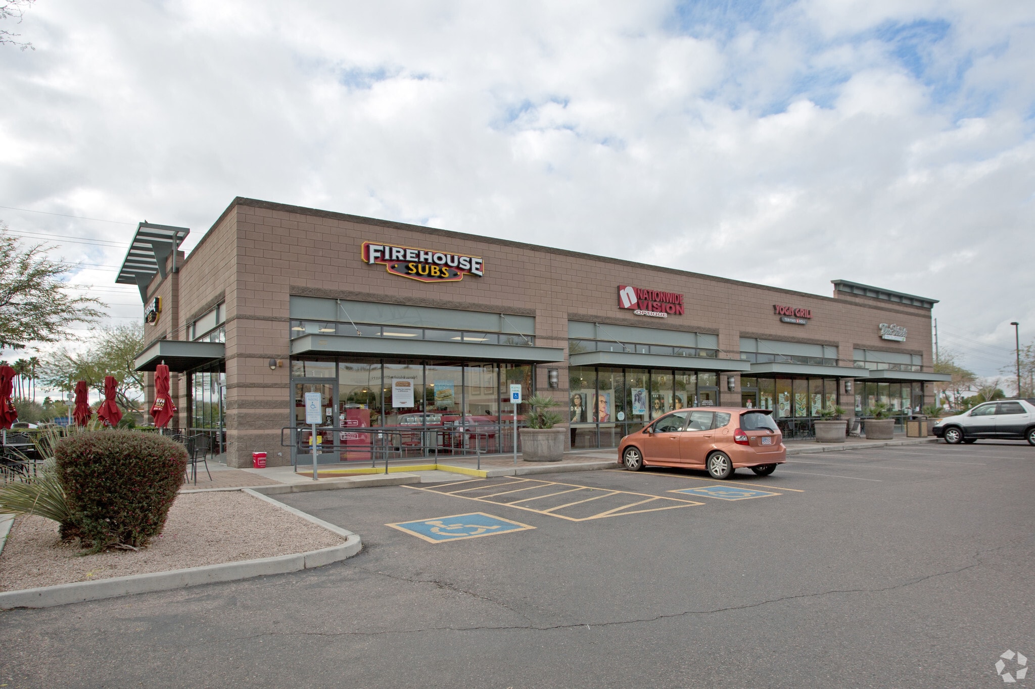 60506100 W Chandler Blvd Chandler, AZ 85226 Retail Property for