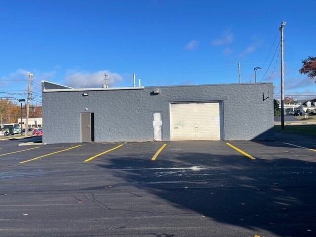 1300 E Main St, Ravenna, OH for Rent