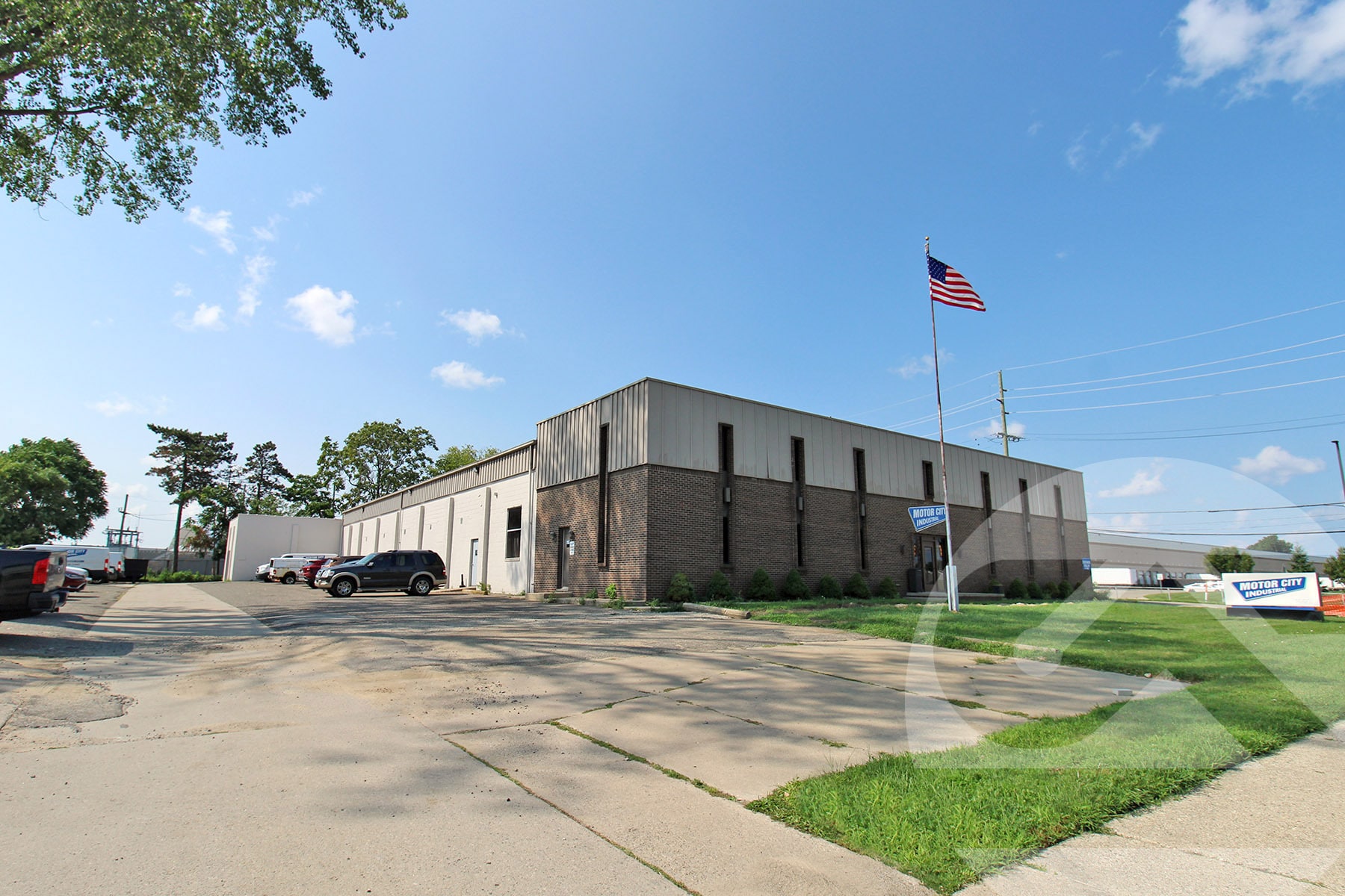 1600 E Ten Mile Rd, Hazel Park, MI for Sale