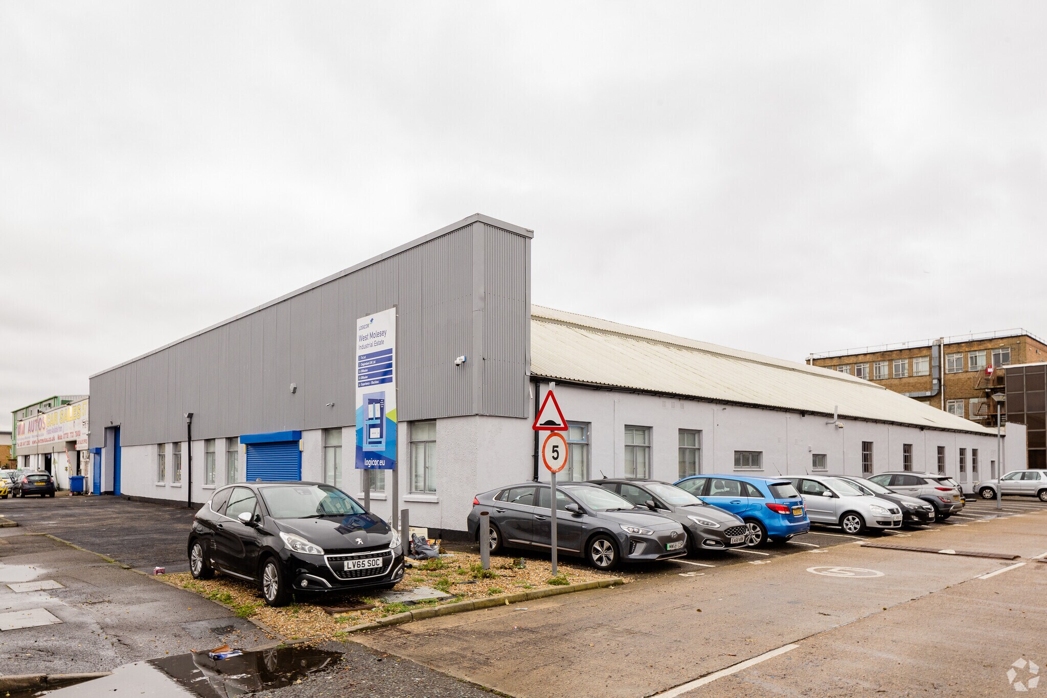 55 Central Av, West Molesey, SRY for Rent