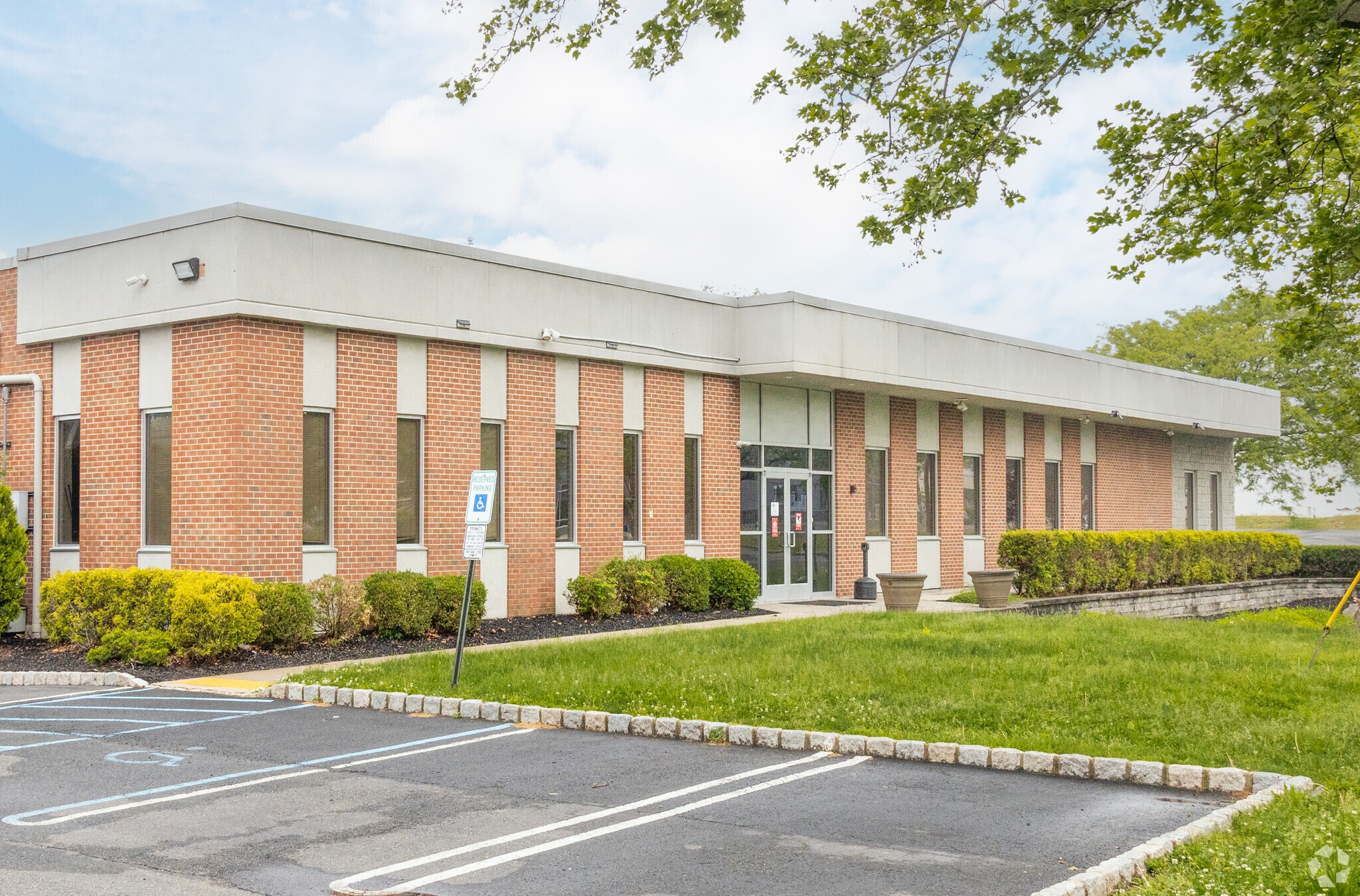 10 Fadem Rd, Springfield, NJ for Rent