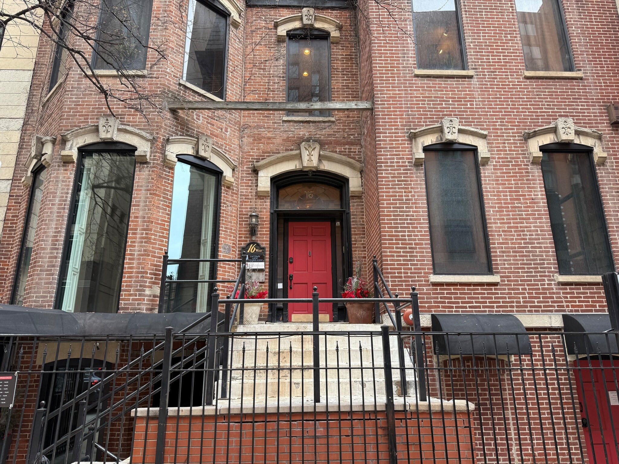 16 W Ontario St, Chicago, IL for Rent