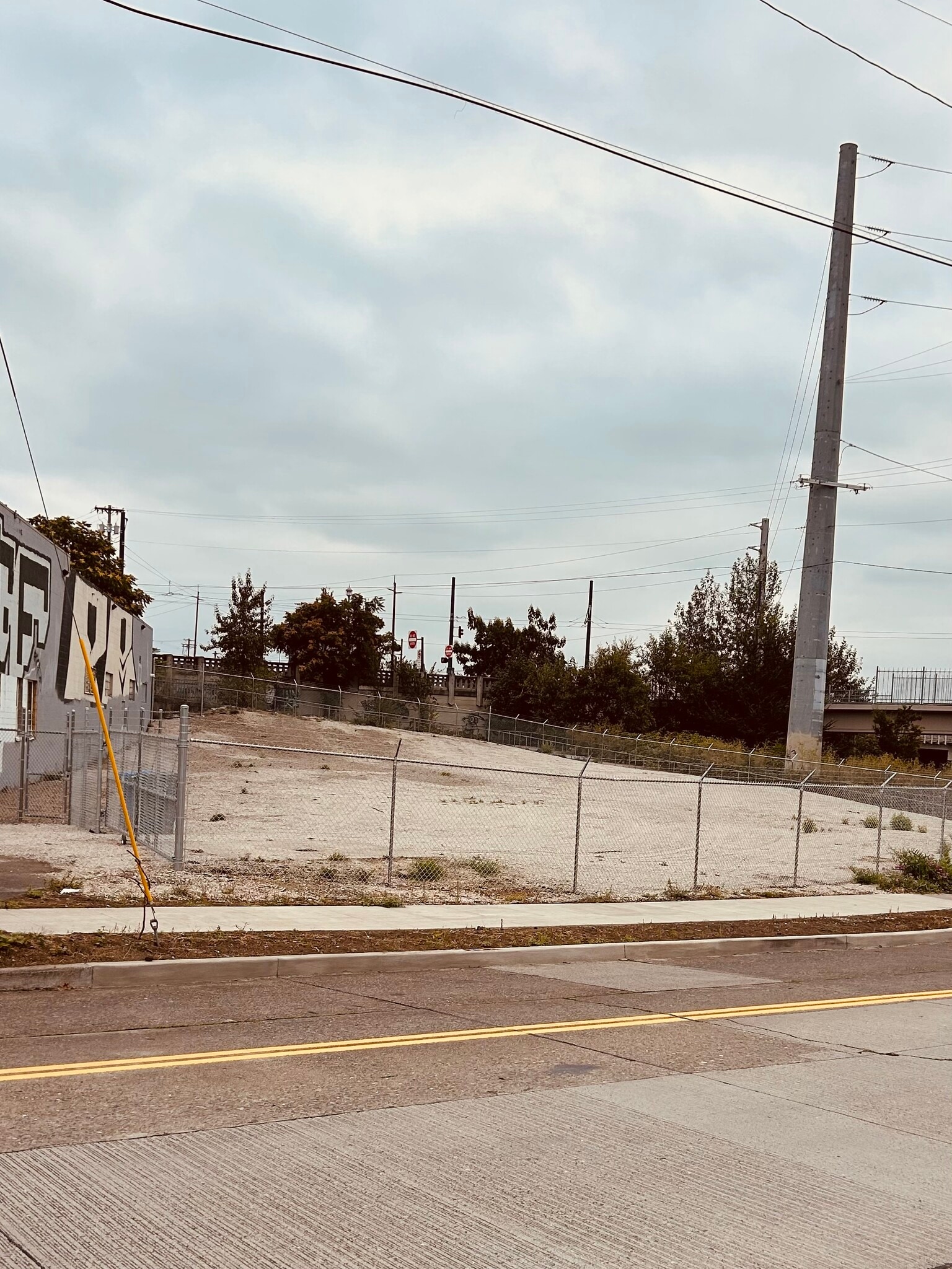 1988 SE 3rd Ave, Portland, OR for Rent