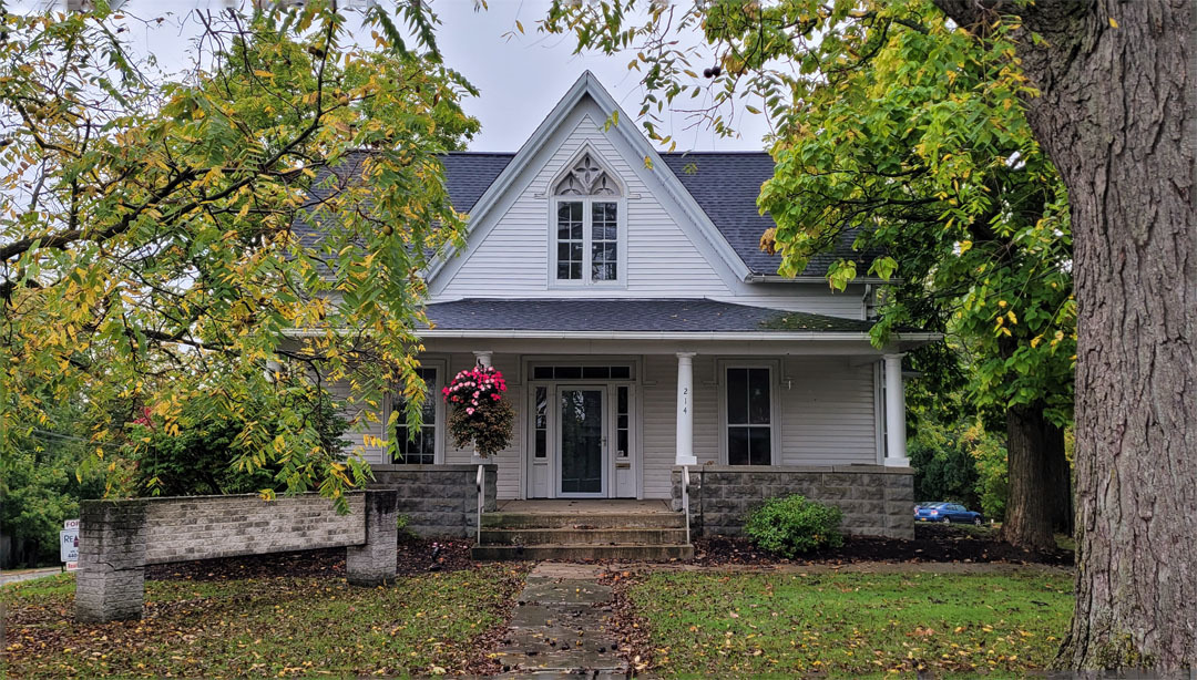 214 E Park St, Chardon, OH for Sale