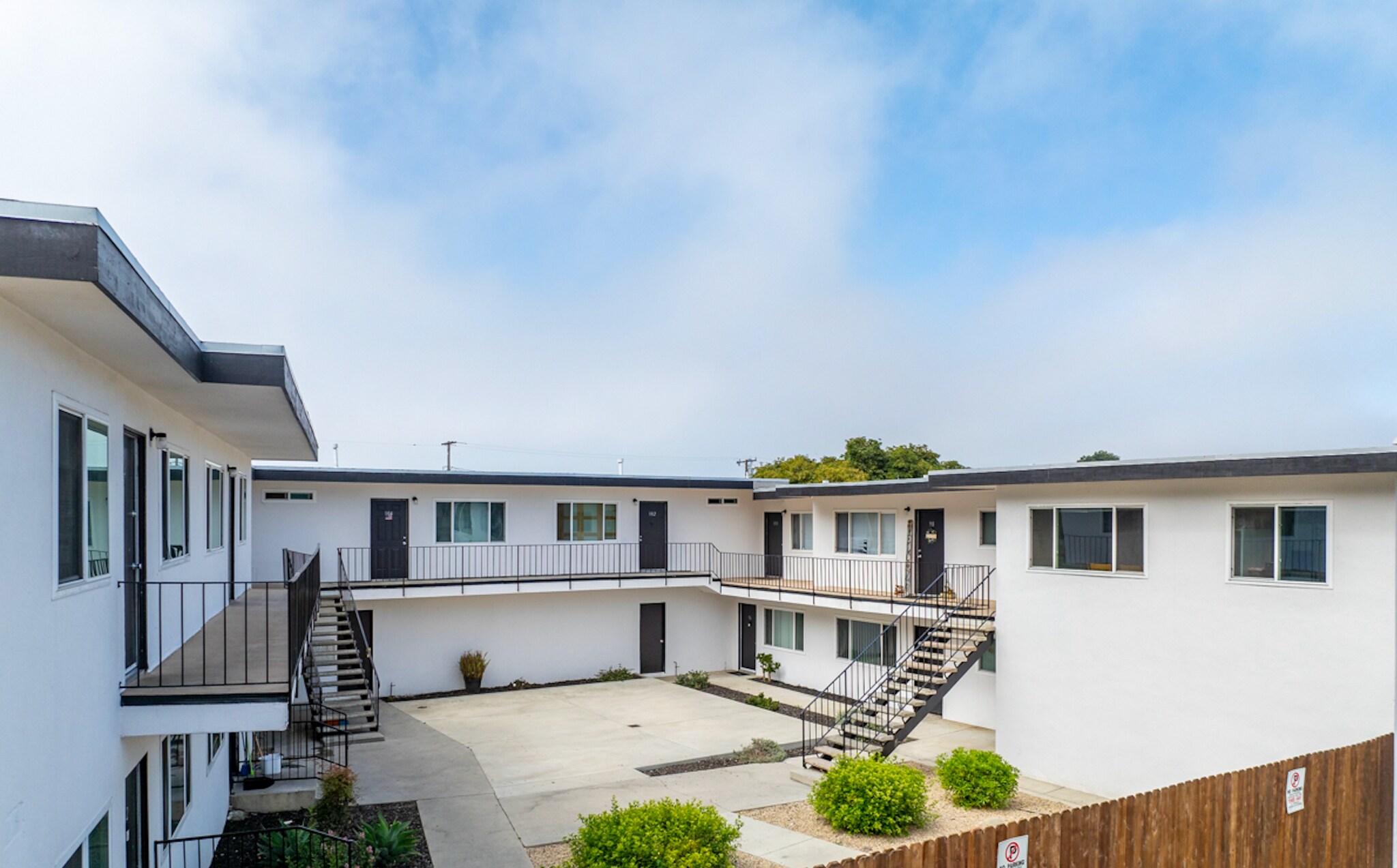 92-114 E Center St, Ventura, CA for Sale