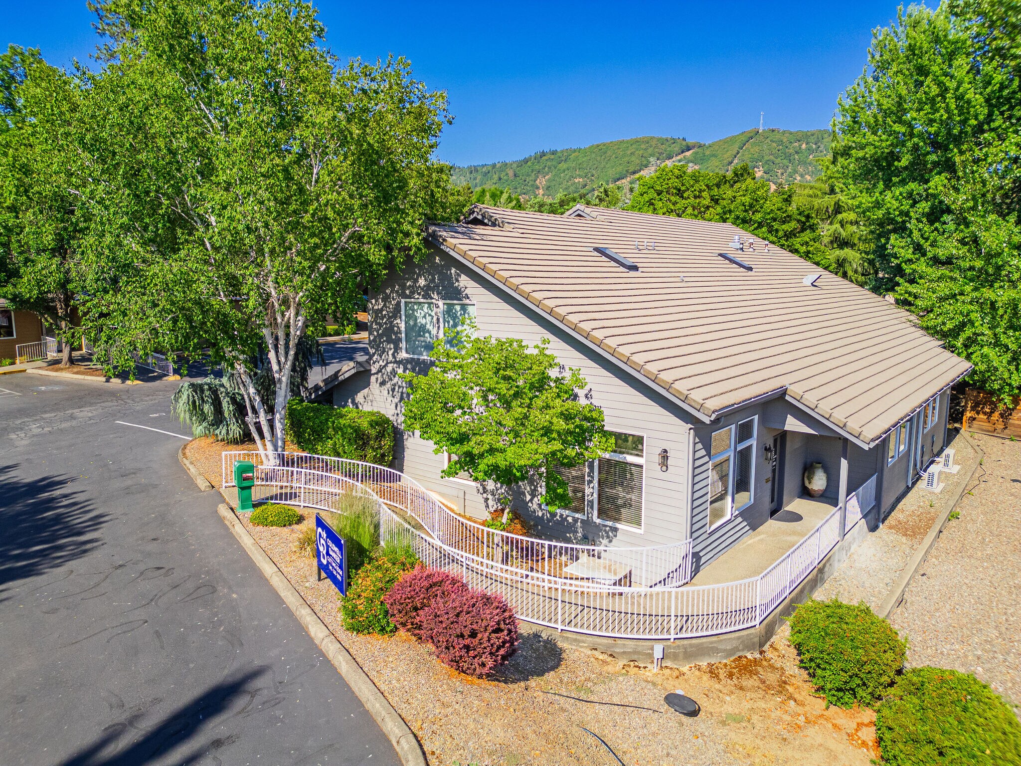 873 NE 7th St, Grants Pass, OR for Rent