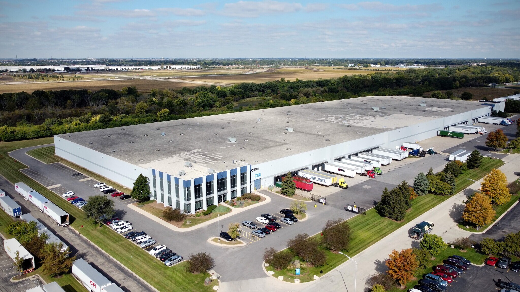 1695-1701 Crossroads Dr, Joliet, IL for Rent