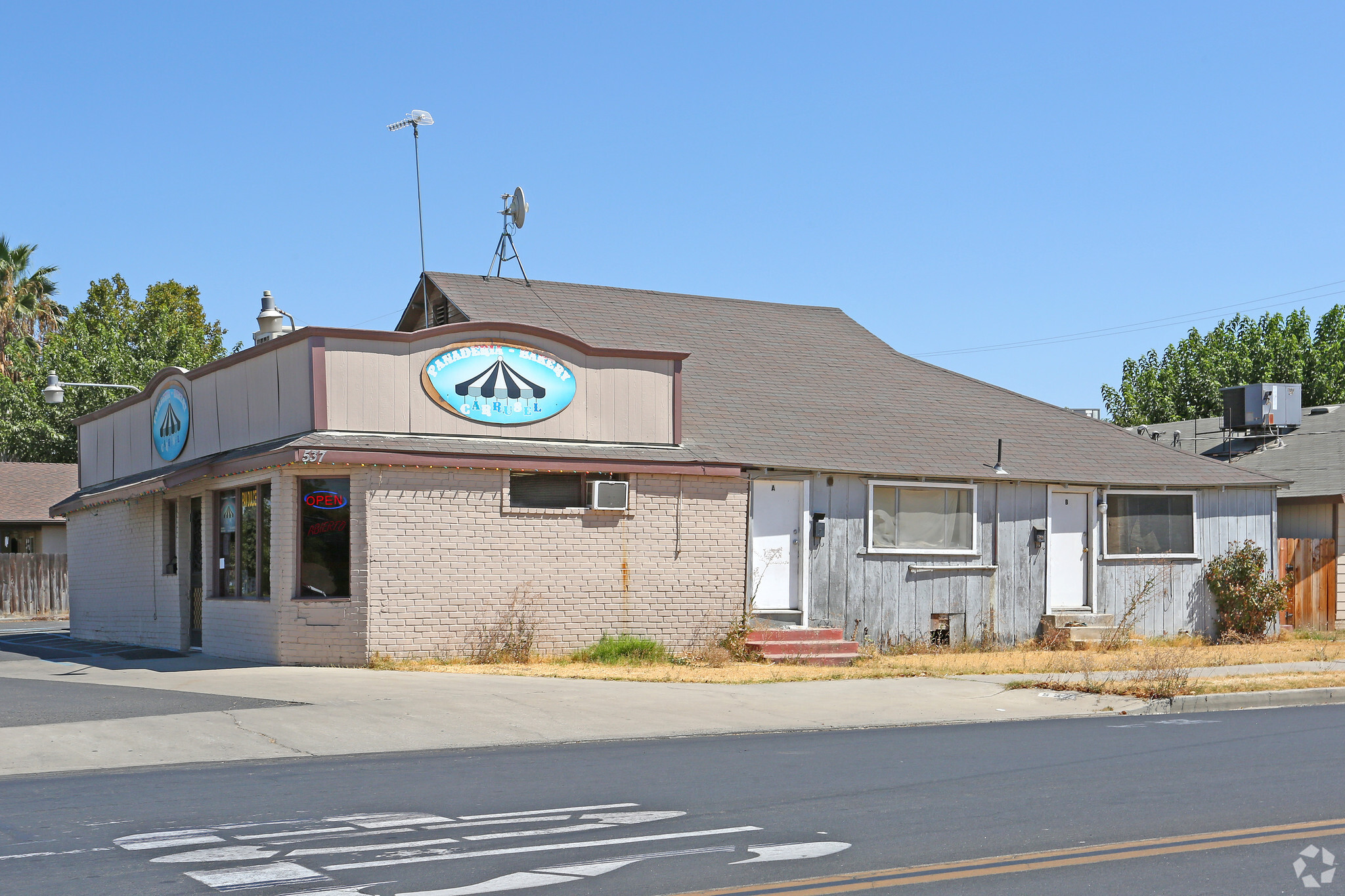 537 W Pine St, Exeter, CA for Rent