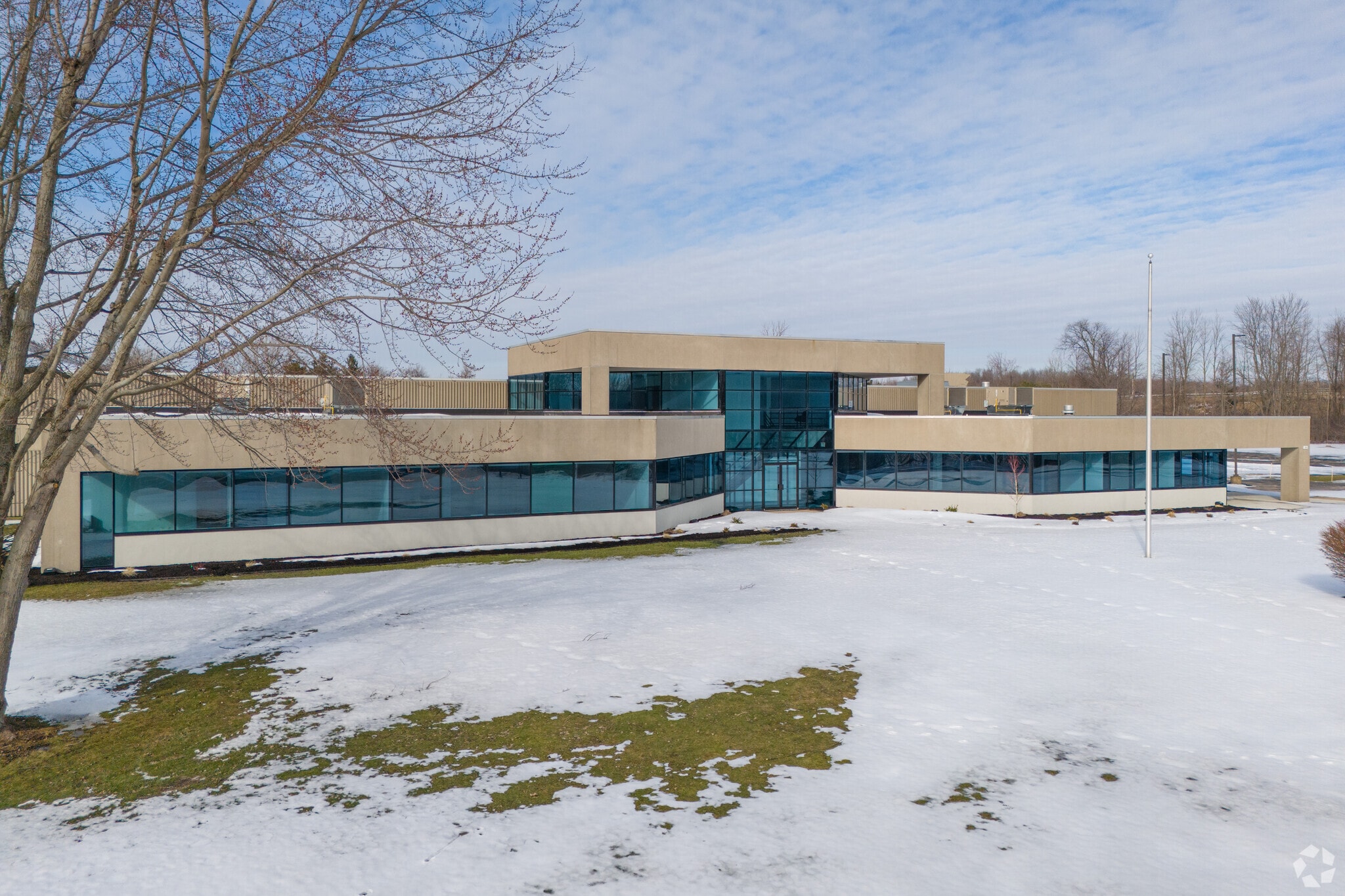 100 Centre Dr, Orchard Park, NY for Rent
