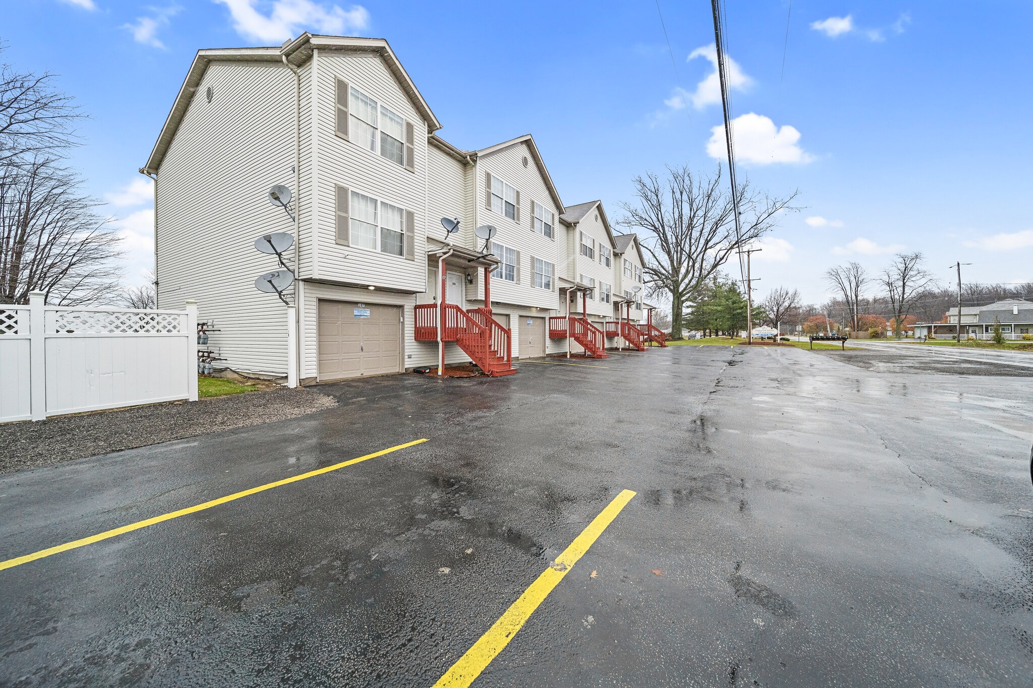 6037 Lake Rd W, Ashtabula, OH for Sale