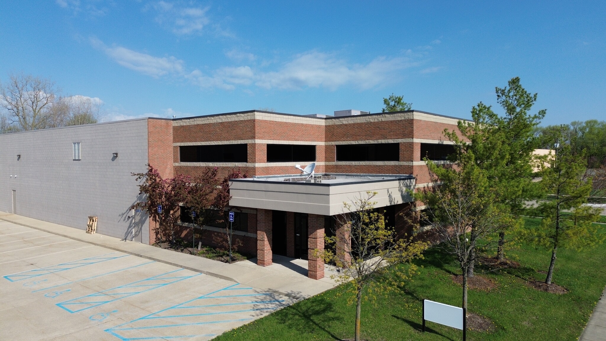 51821 Industrial Dr, Macomb Township, MI for Rent