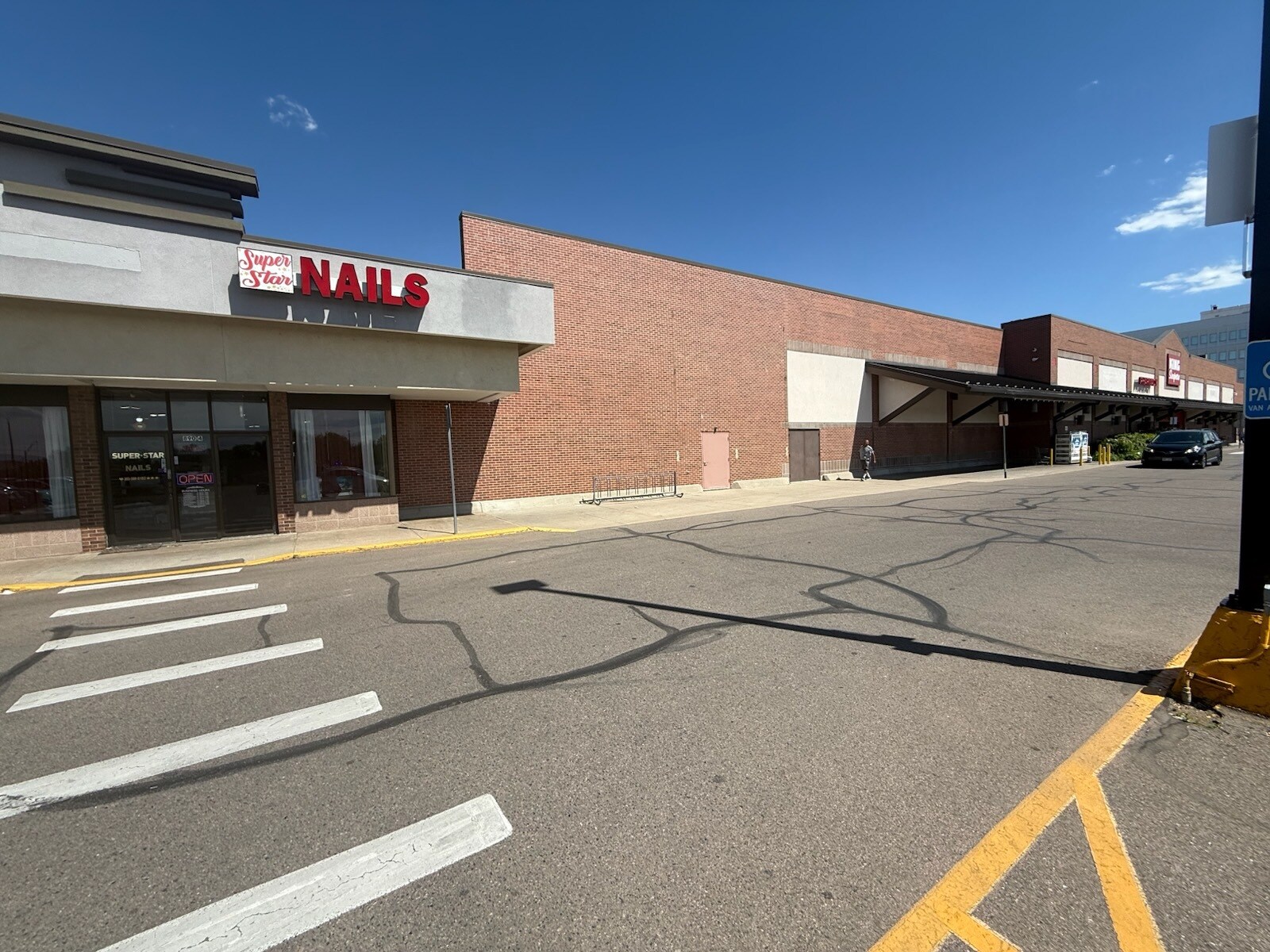 890 S Monaco Pky, Denver, CO for Rent