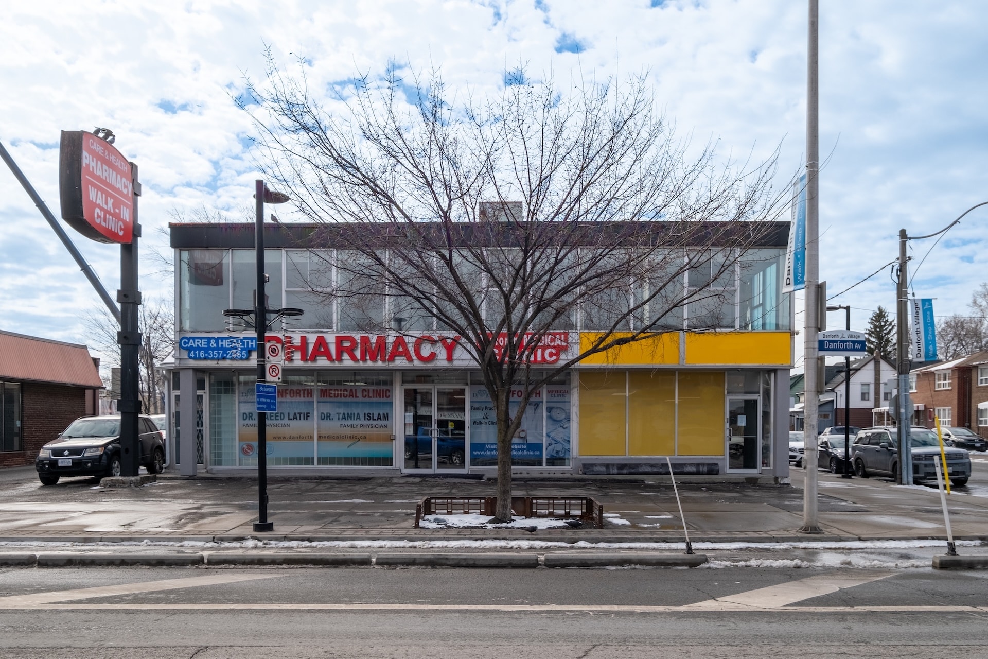 2921 Danforth Av, Toronto, ON for Rent