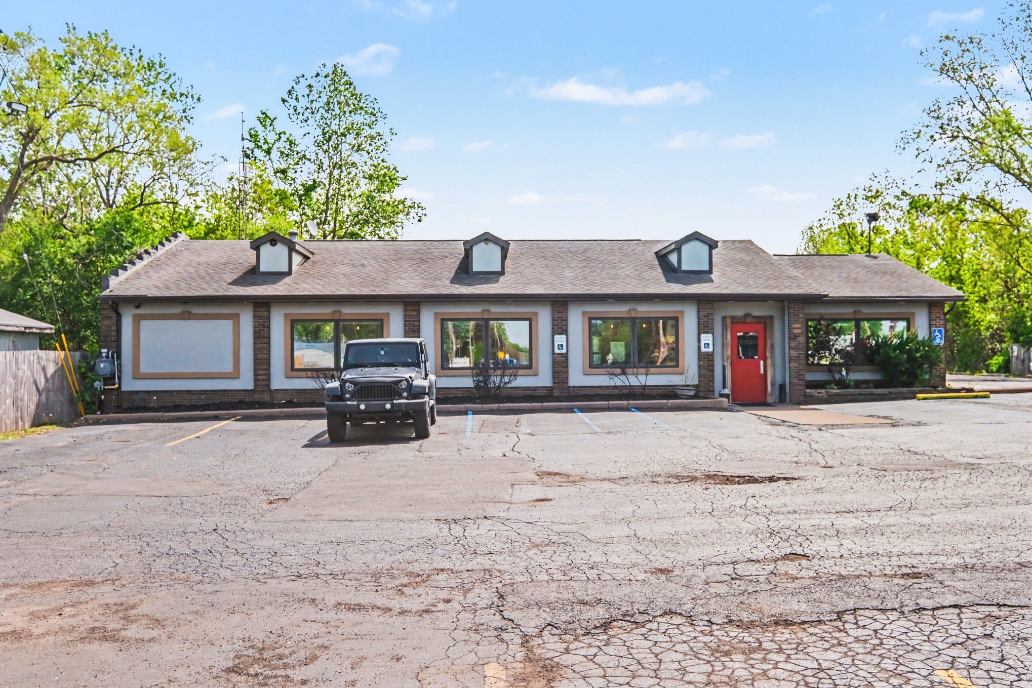 5153 Fenton Rd, Flint, MI for Sale