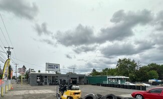 Portland, OR Freestanding - 520 SE 148th Ave
