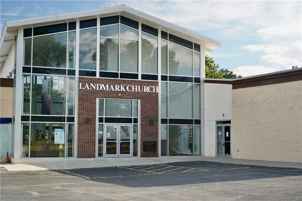 8701 Sni-A-Bar Rd, Kansas City, MO for Sale