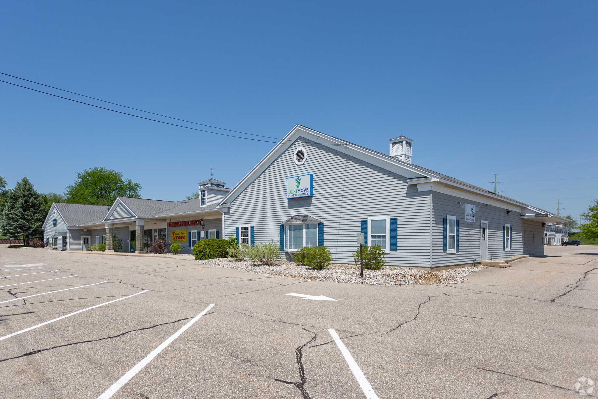 618-626 Romence Rd, Portage, MI for Rent