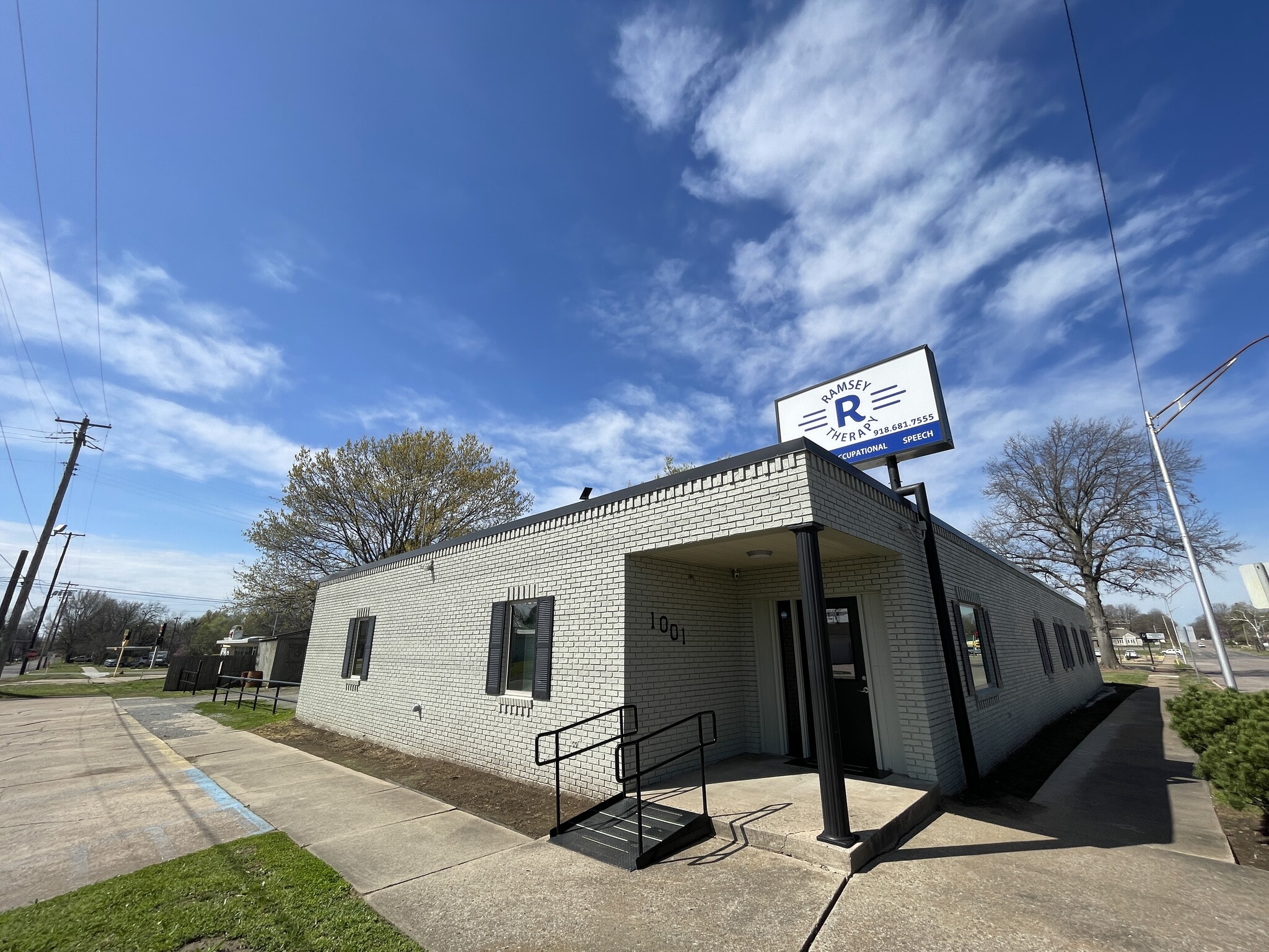 1001 W Broadway St, Muskogee, OK for Sale