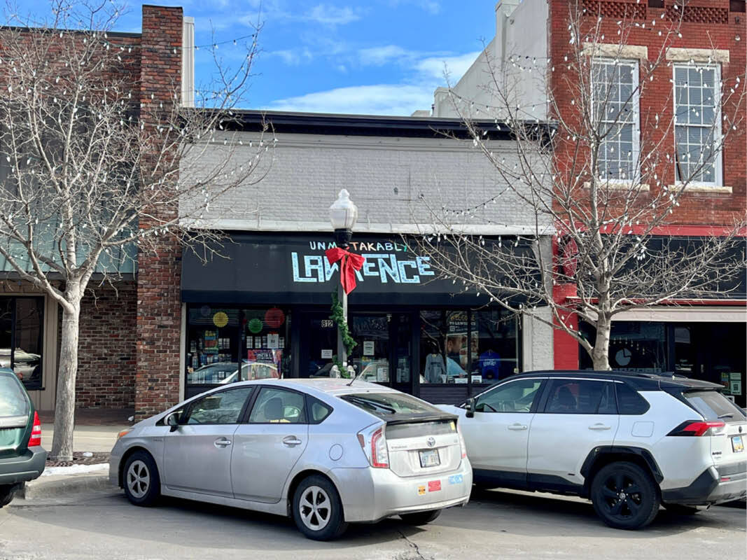 812 Massachusetts St, Lawrence, KS for Rent