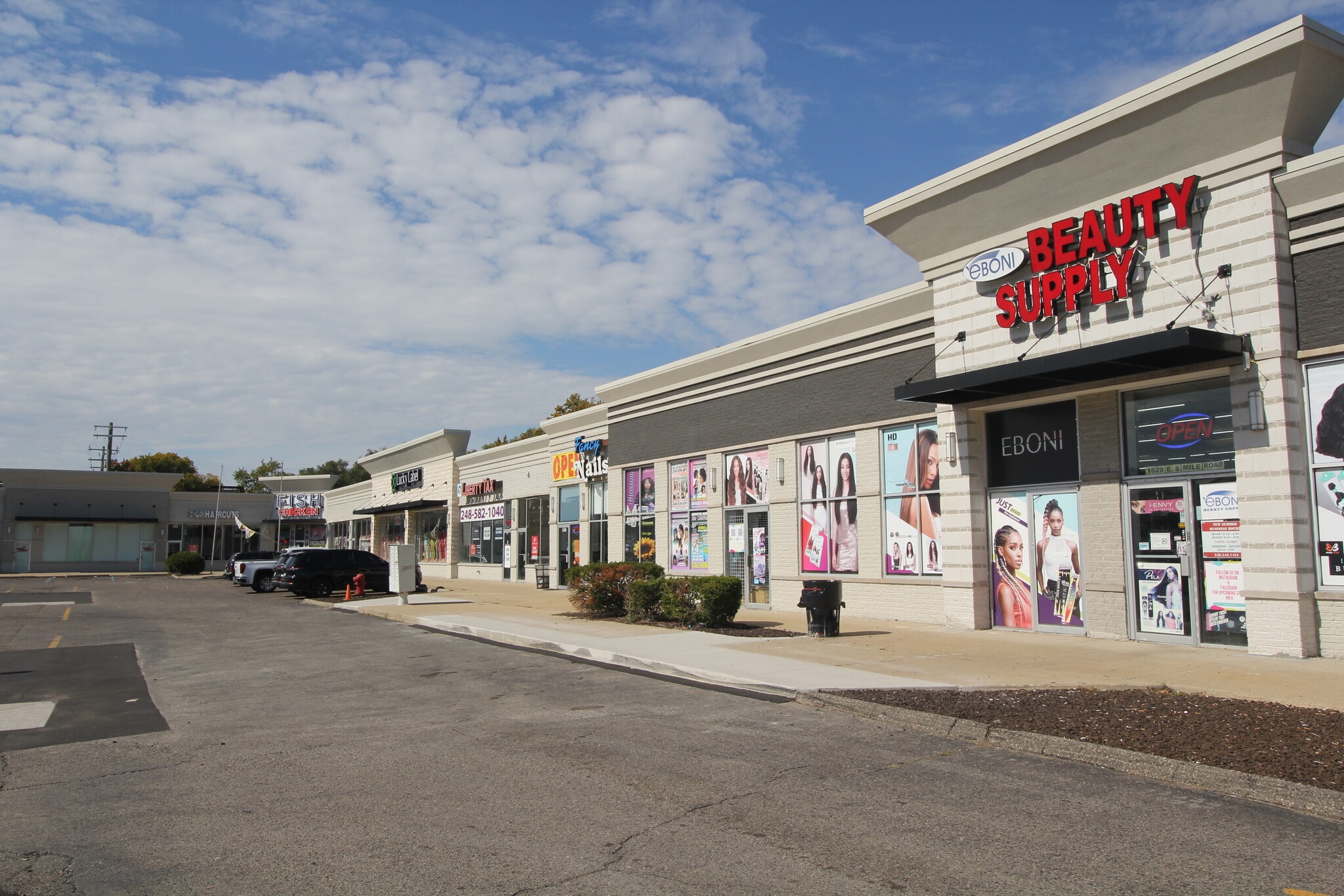 1539-1635 E 8 Mile Rd, Hazel Park, MI for Rent
