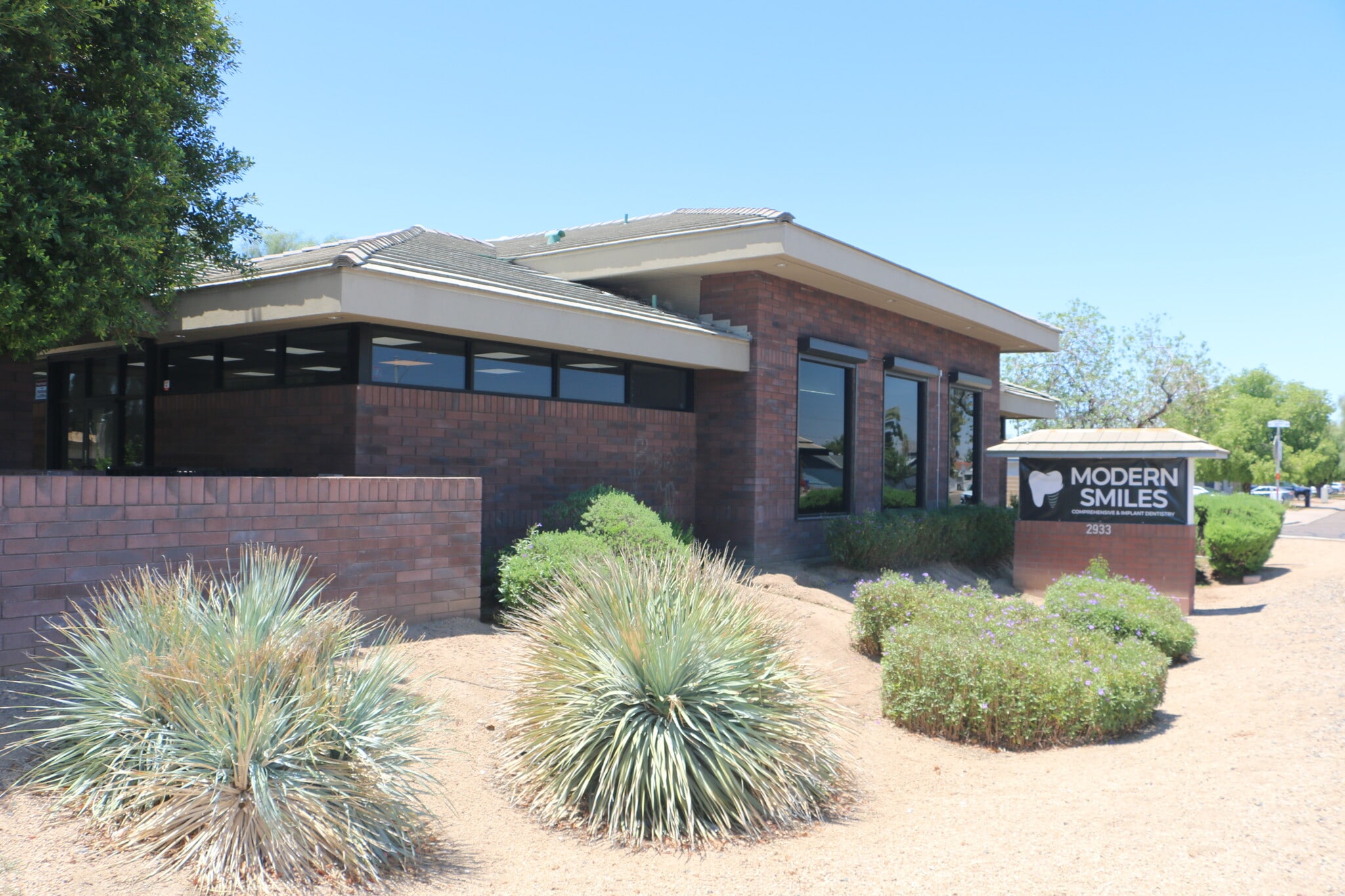 2933 W Cactus Rd, Phoenix, AZ for Sale