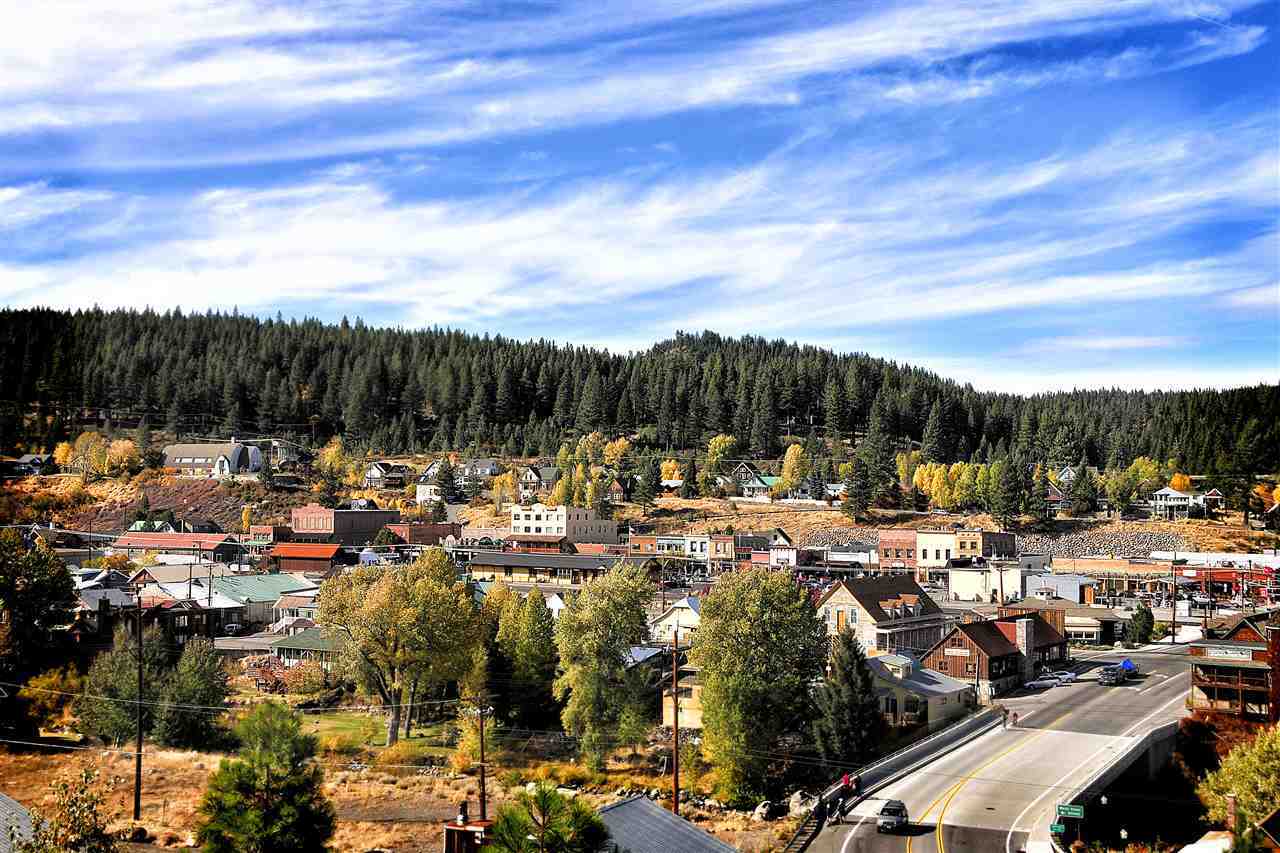 Rue Hilltop @ Old Brockway, Truckee, CA for Sale