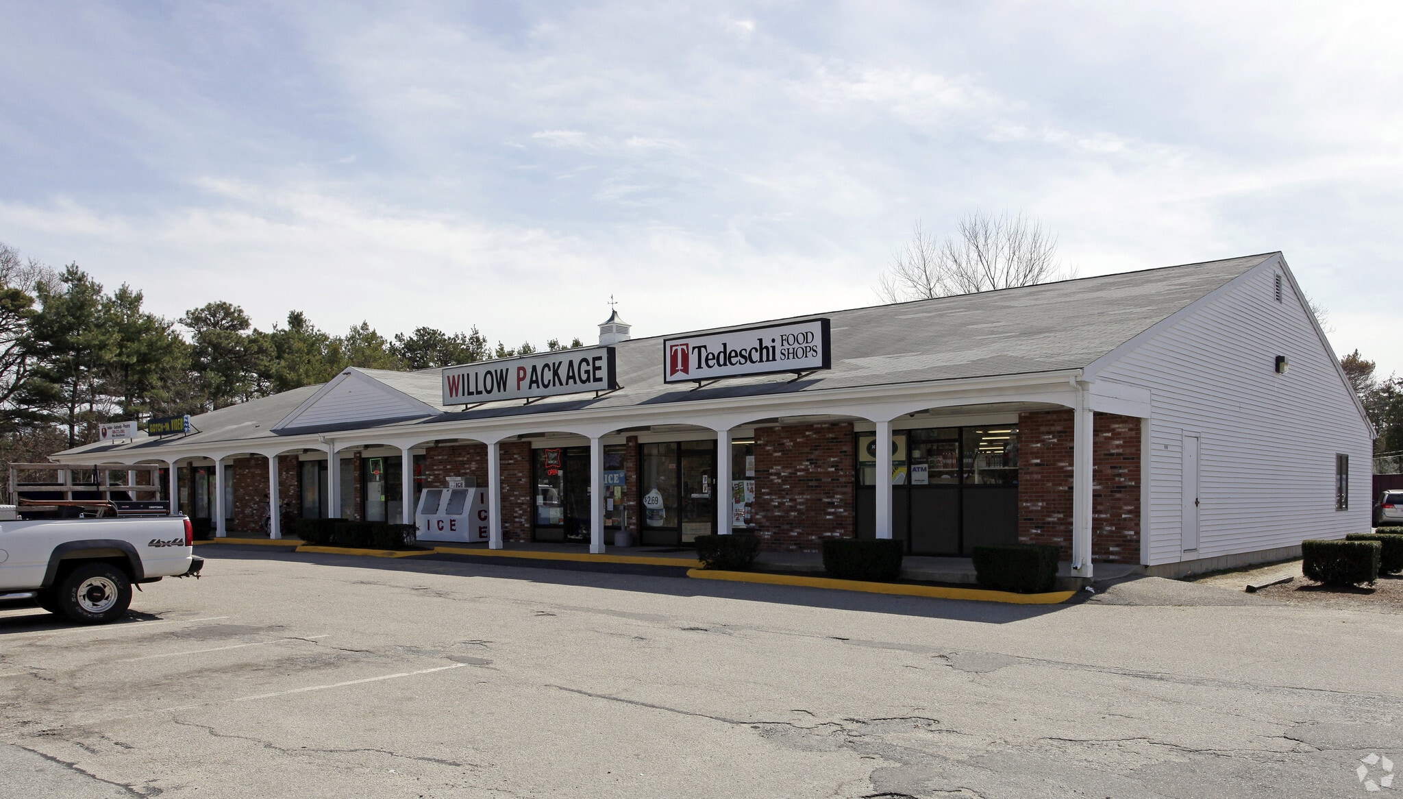 696-700 Yarmouth Rd, Hyannis, MA for Rent