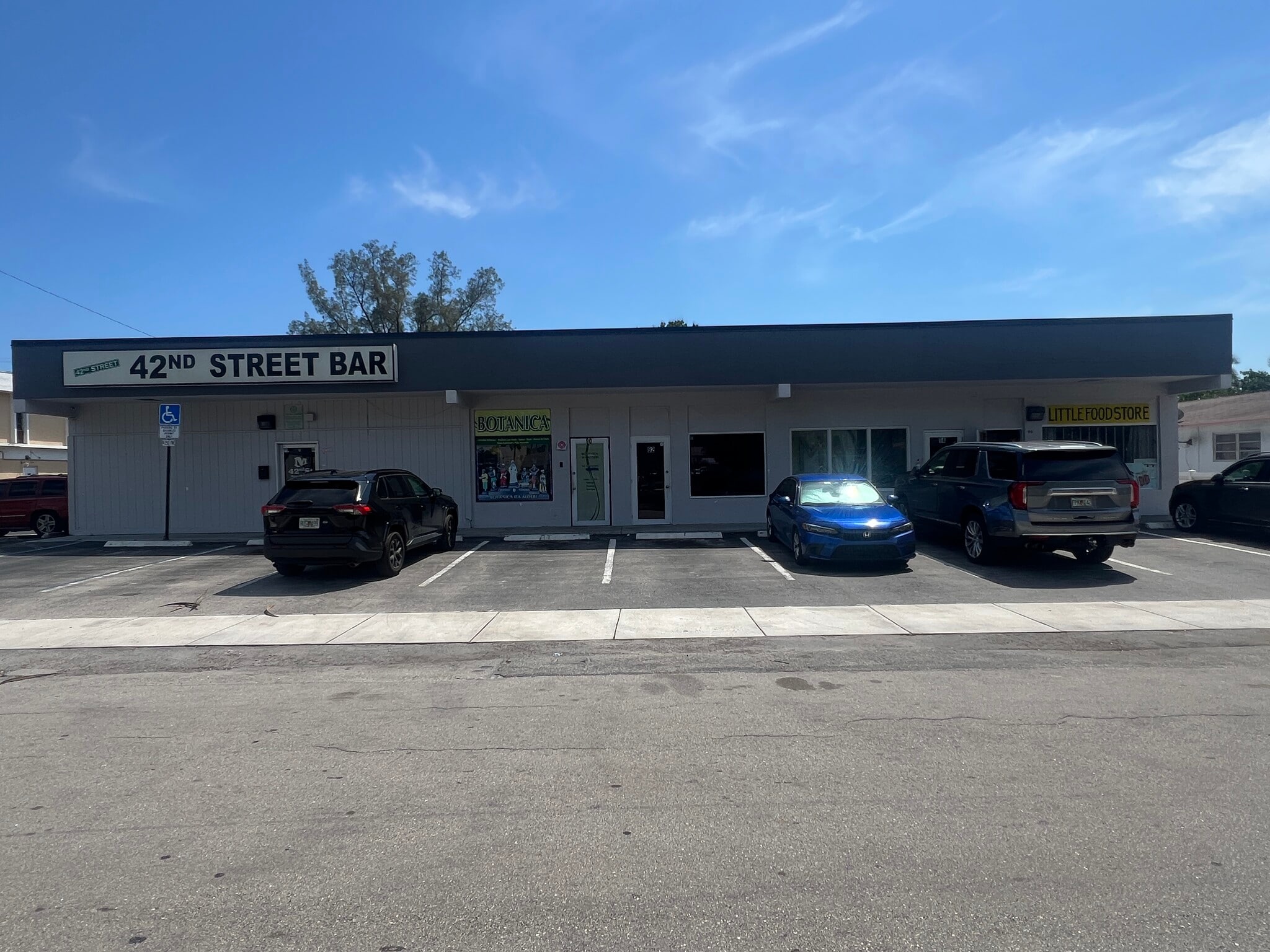 88-96 NW 42nd St, Oakland Park, FL for Rent