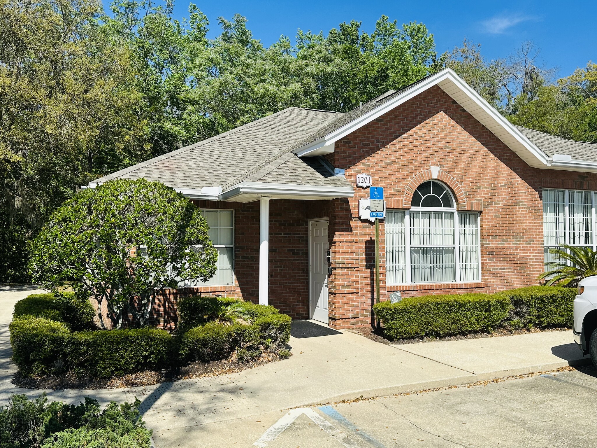 6817 Southpoint Pky, Jacksonville, FL for Sale