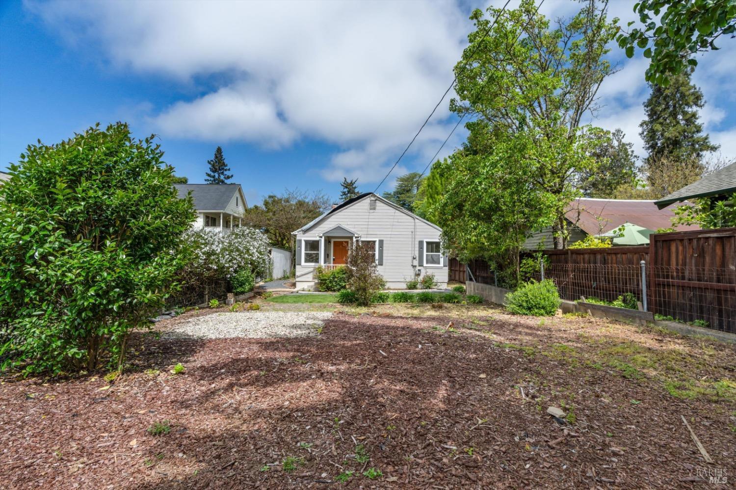 320 East st, Healdsburg, CA for Sale