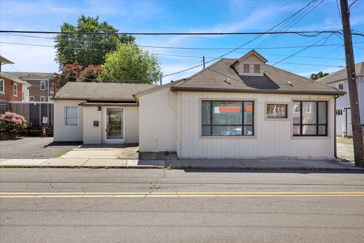 318 State St, Pottstown, PA for Sale