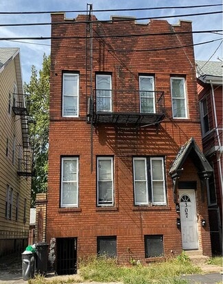 Newark, NJ Apartments - 307 Clinton Pl