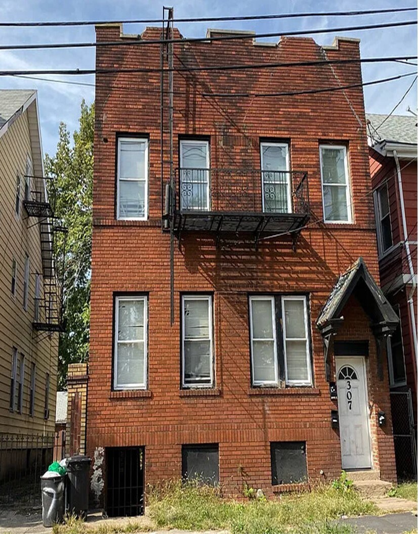 307 Clinton Pl, Newark, NJ for Sale