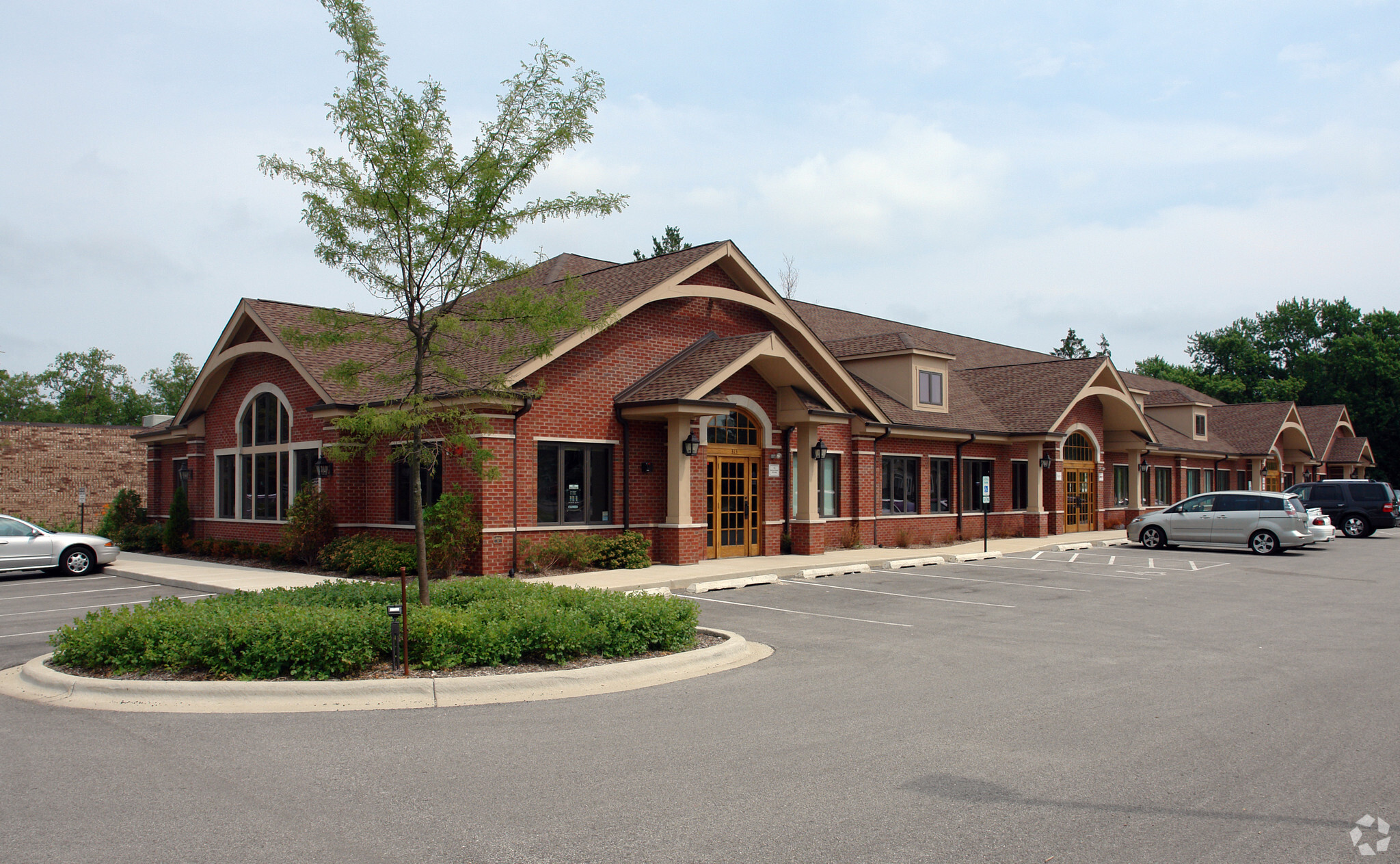 319-333 W Dundee Rd, Buffalo Grove, IL for Sale