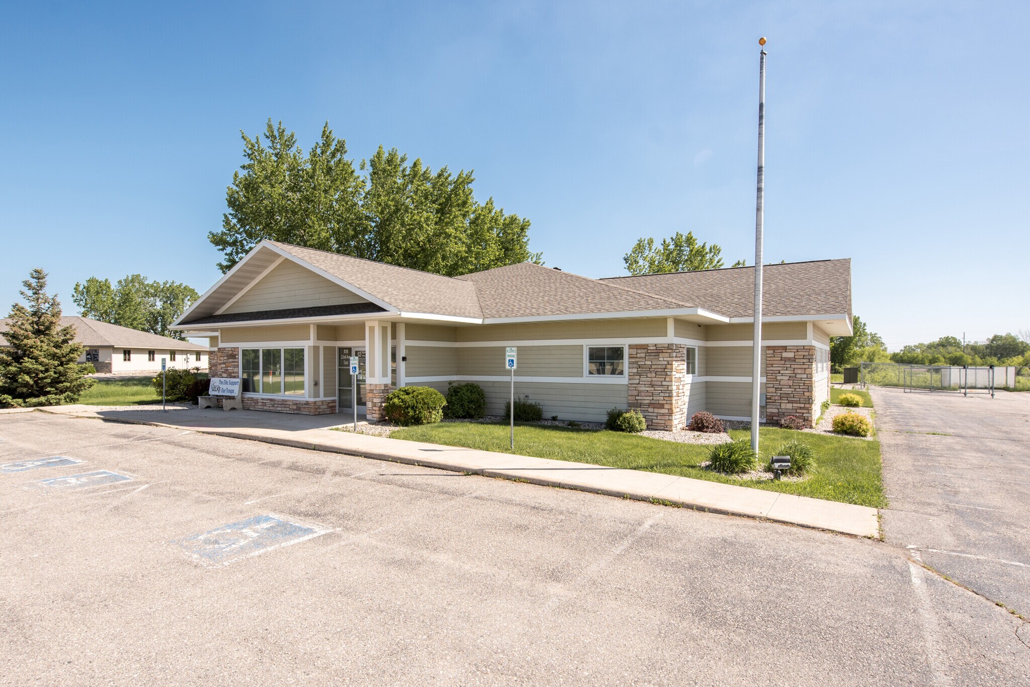 515 22nd Ave E, Alexandria, MN for Rent